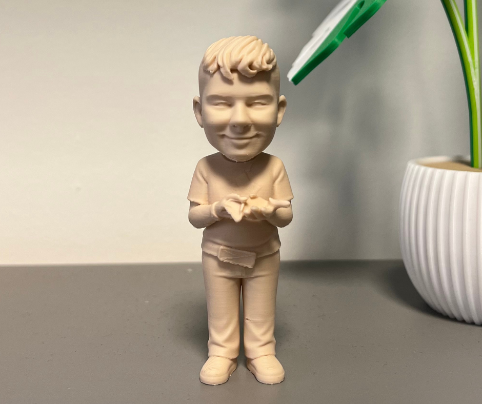 Jak zrobić figurkę 3D ze zdjęcia? Prosty poradnik z MakerLab