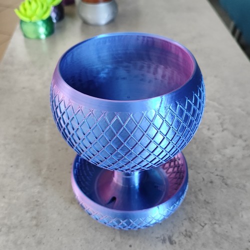 Zielony kwiat w donicy wykonany w technologii druku 3D