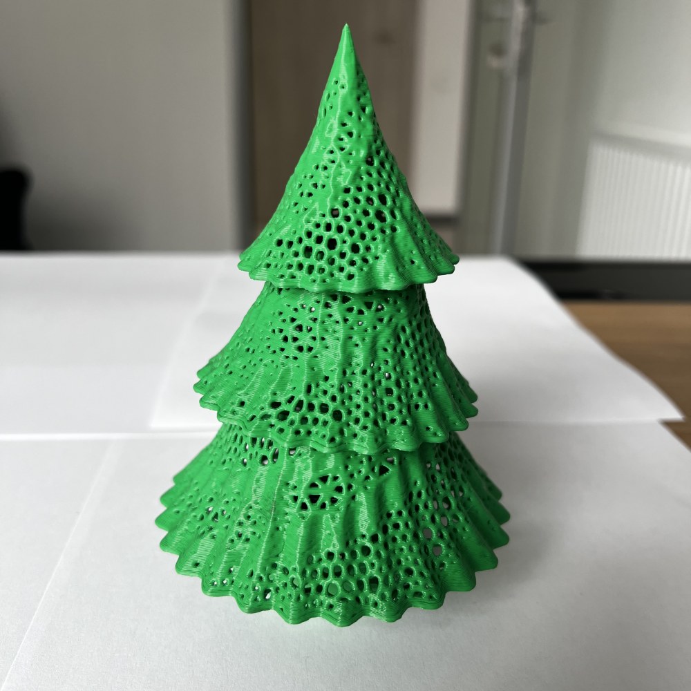 Biała teksturowana choinka 3D dekoracyjna, swiecznik