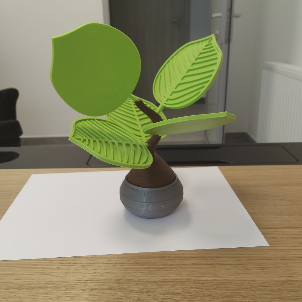 Figurka wiewiórki z żołędziem na lodzie