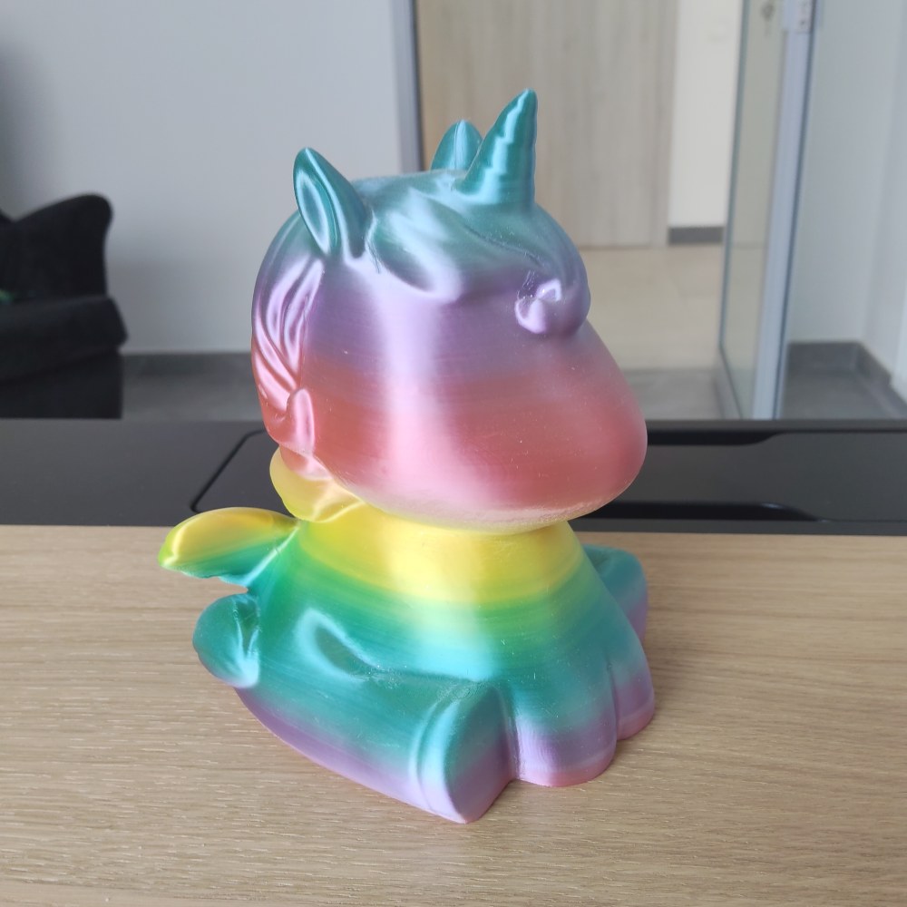 Miniaturowy czarny fortepian dekoracyjny 3D