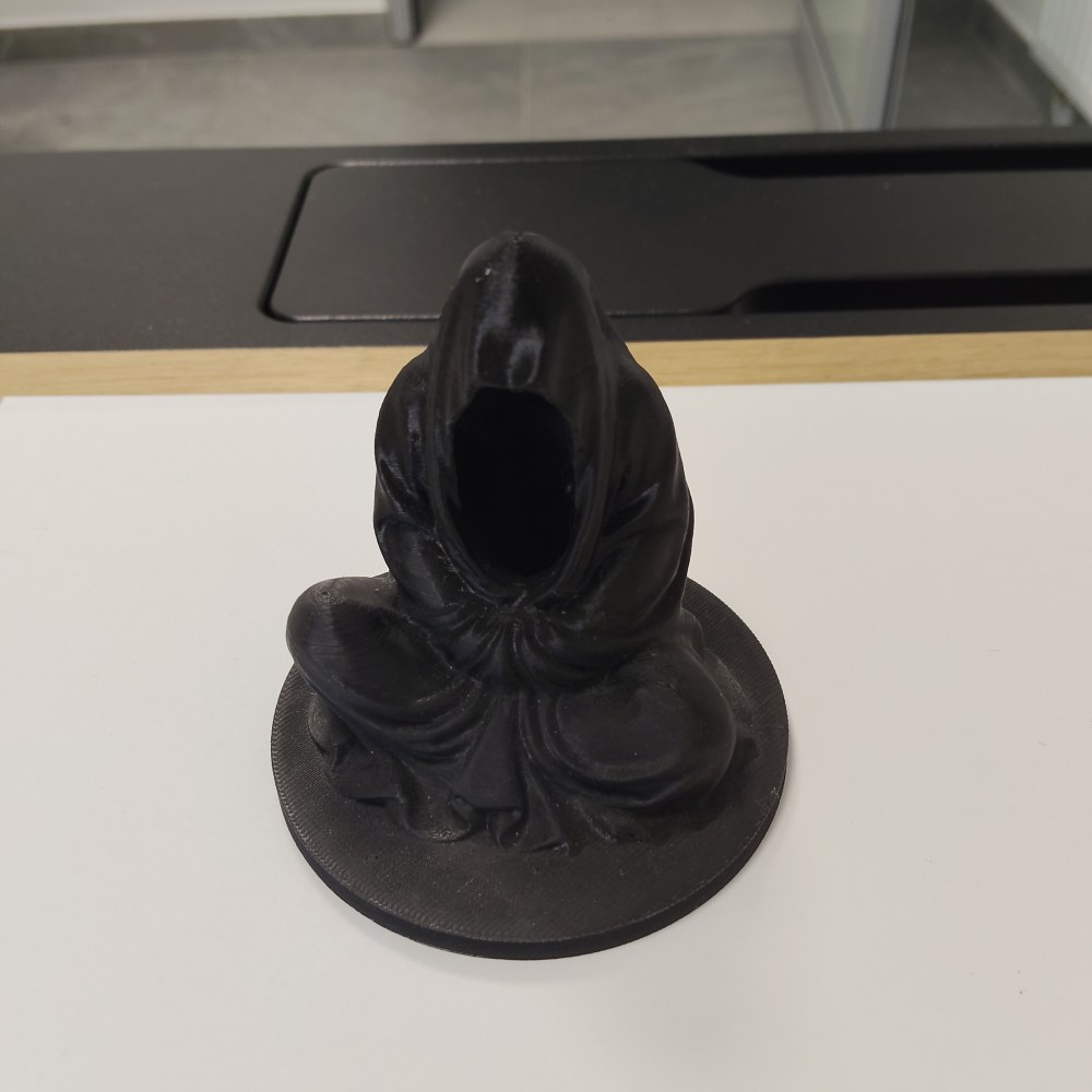 Geometryczna figurka słonia 3D z kłami