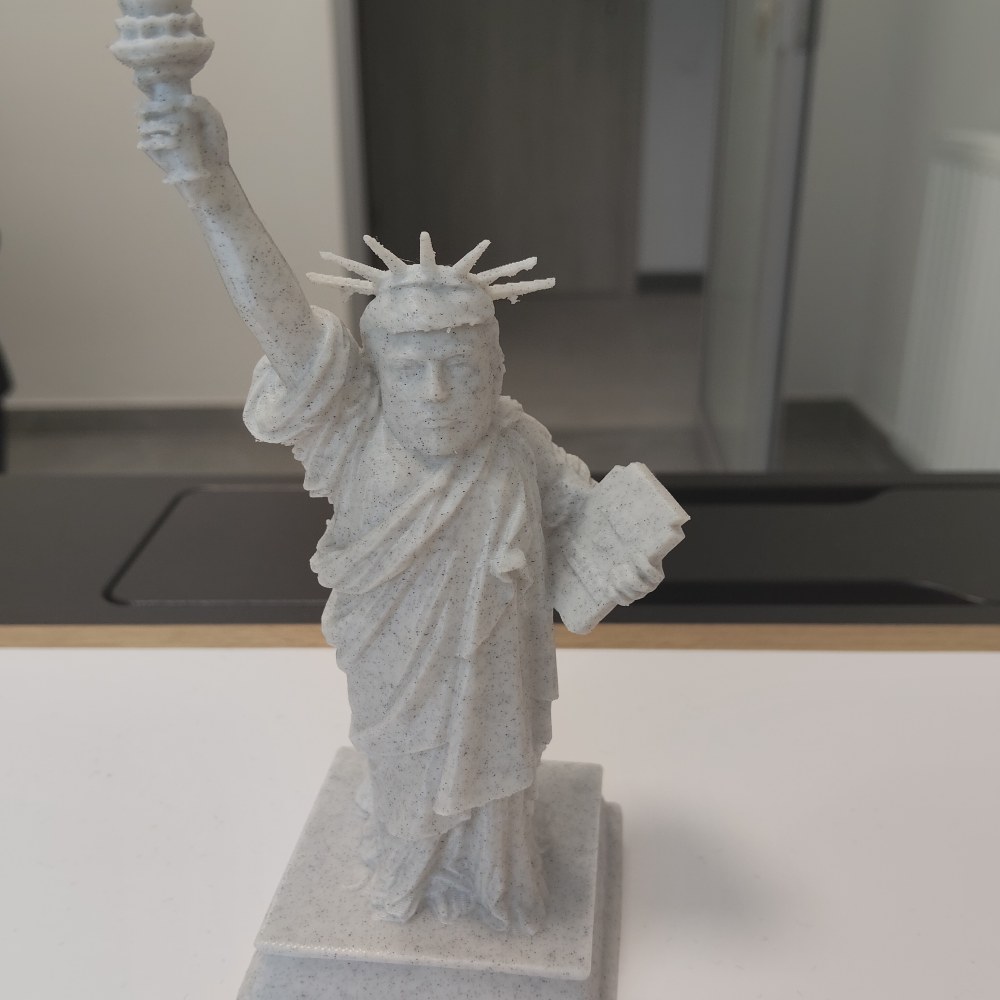 Świąteczne sanie dekoracyjne z uchwytem na kubek