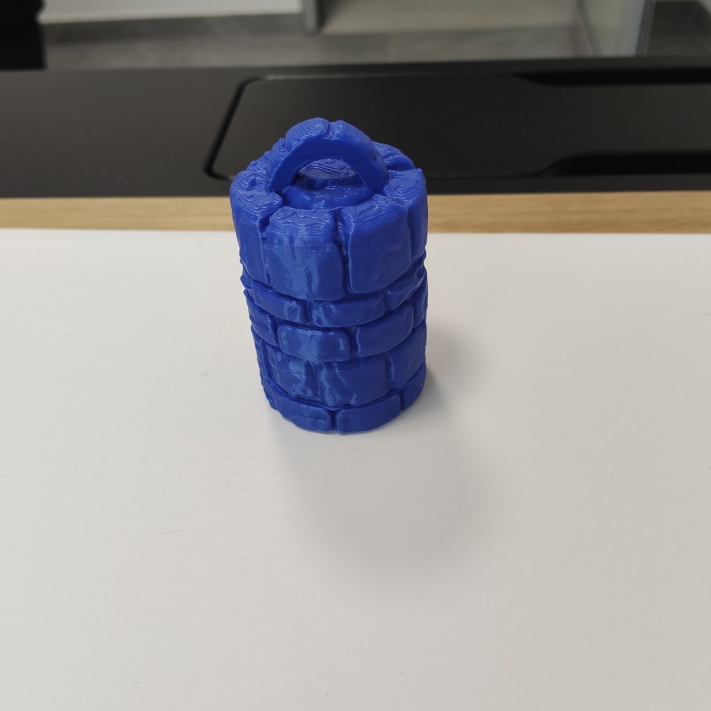 Figurka 3D mały stworek tęczowy brelok