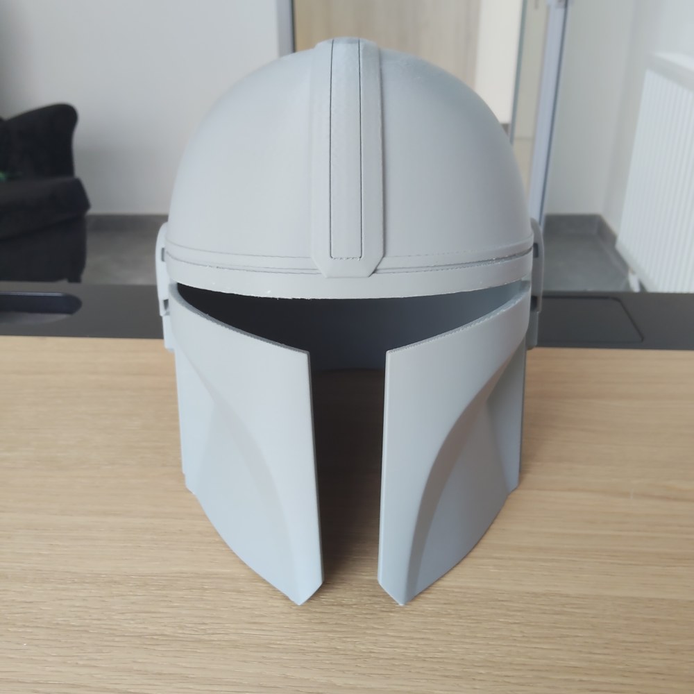 Czarna figurka popiersie rycerza sci-fi