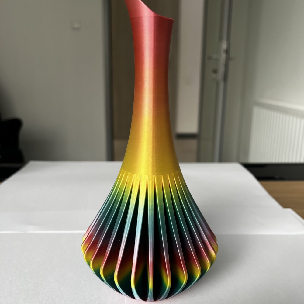 Pomarańczowa dynia 3D z groźną twarzą, świecznik