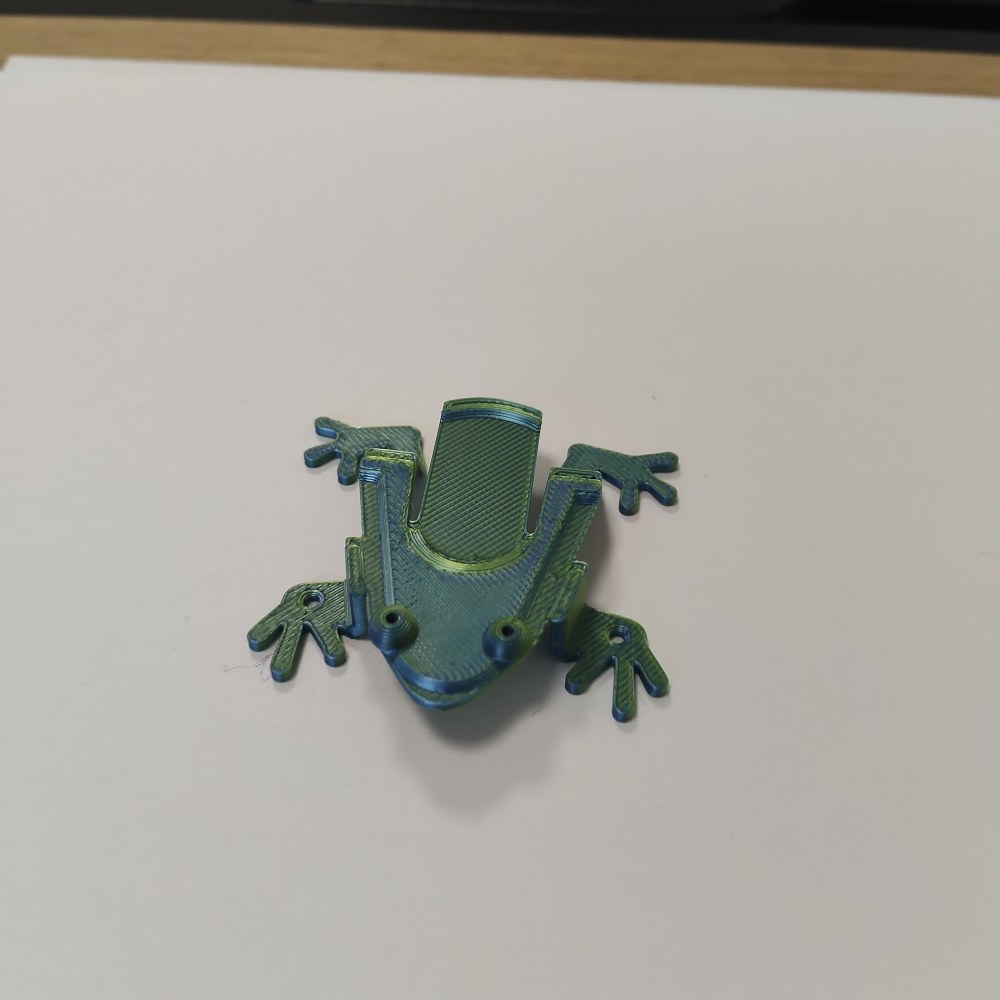 Czarna figurka mnicha w kapturze 3D