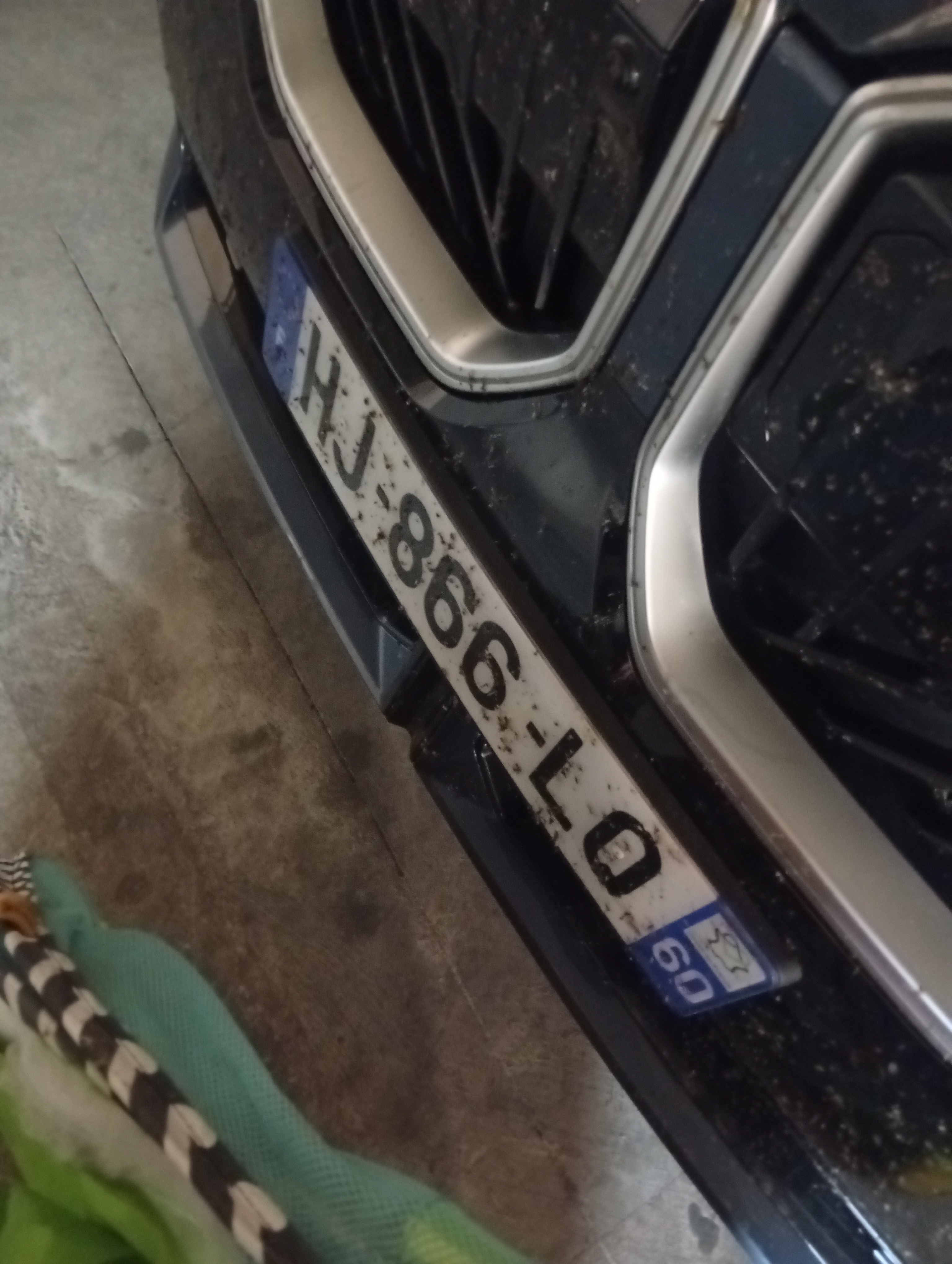 Skradziono pojazd o numerach rejestracyjnych HJ866LQ