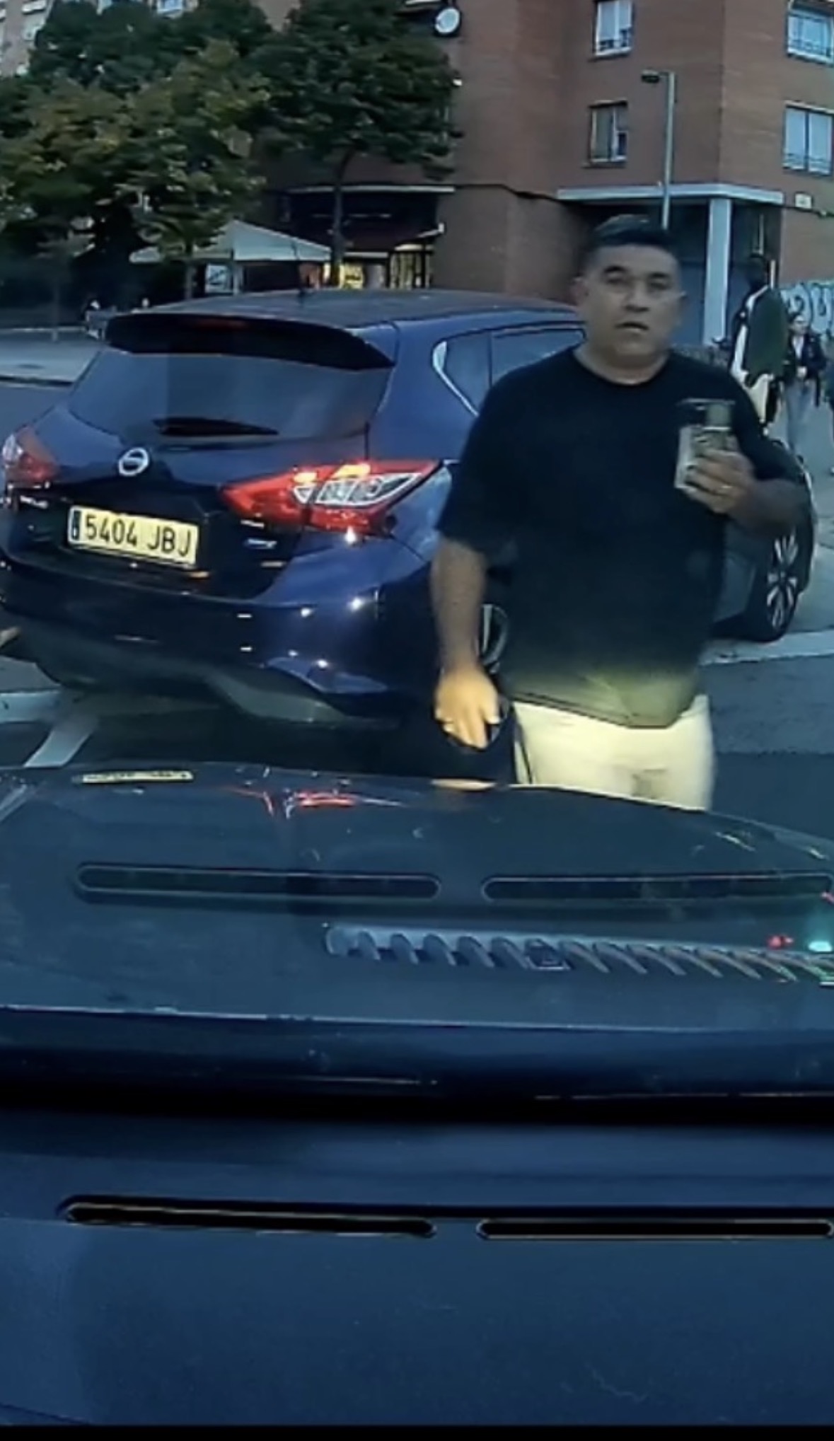 Pirat drogowy w pojeździe o numerach rejestracyjnych 5404JBJ