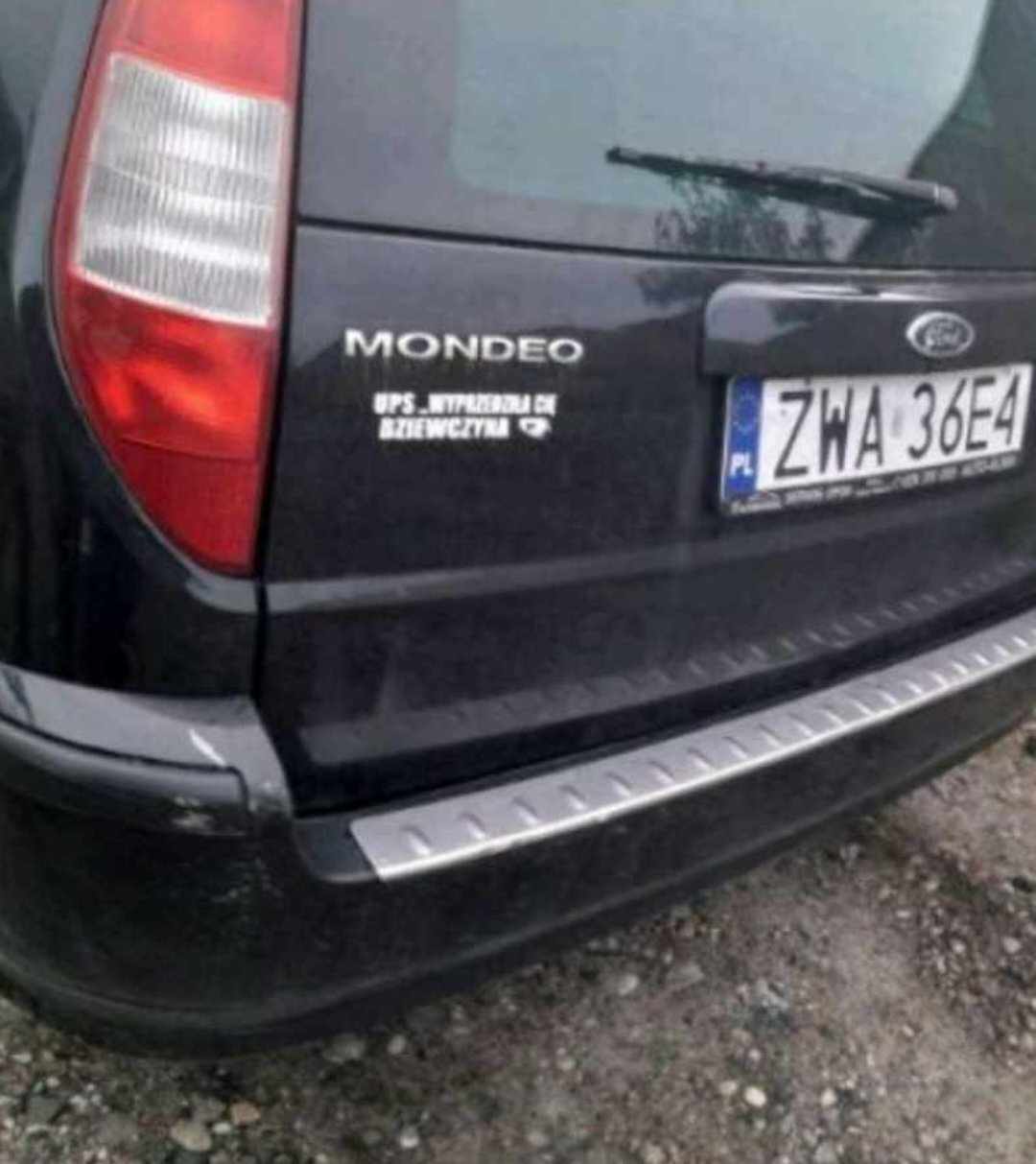 Pirat drogowy w pojeździe o numerach rejestracyjnych ZWA36E4