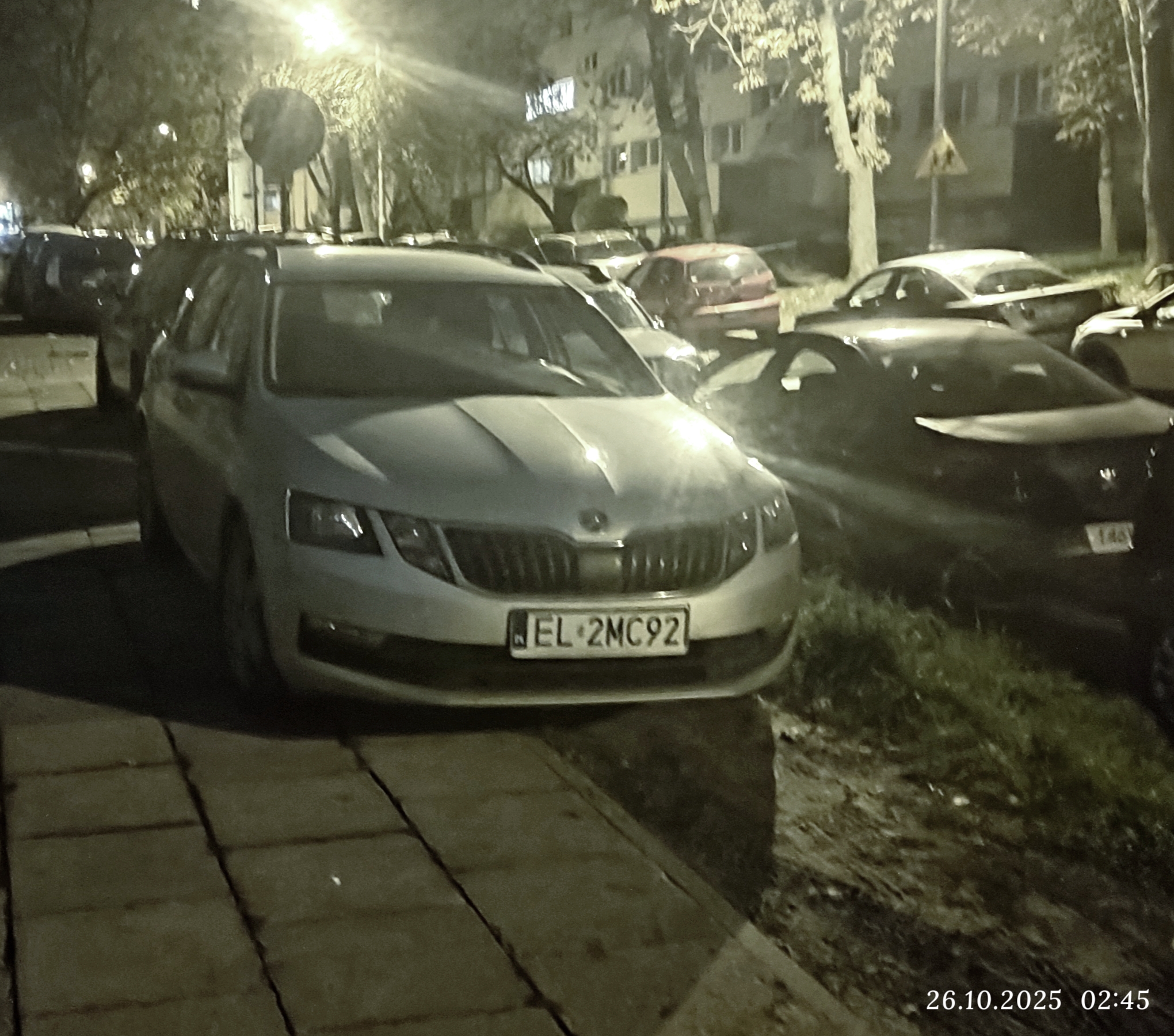 Mistrz parkowania w pojeździe o numerach EL2MC92