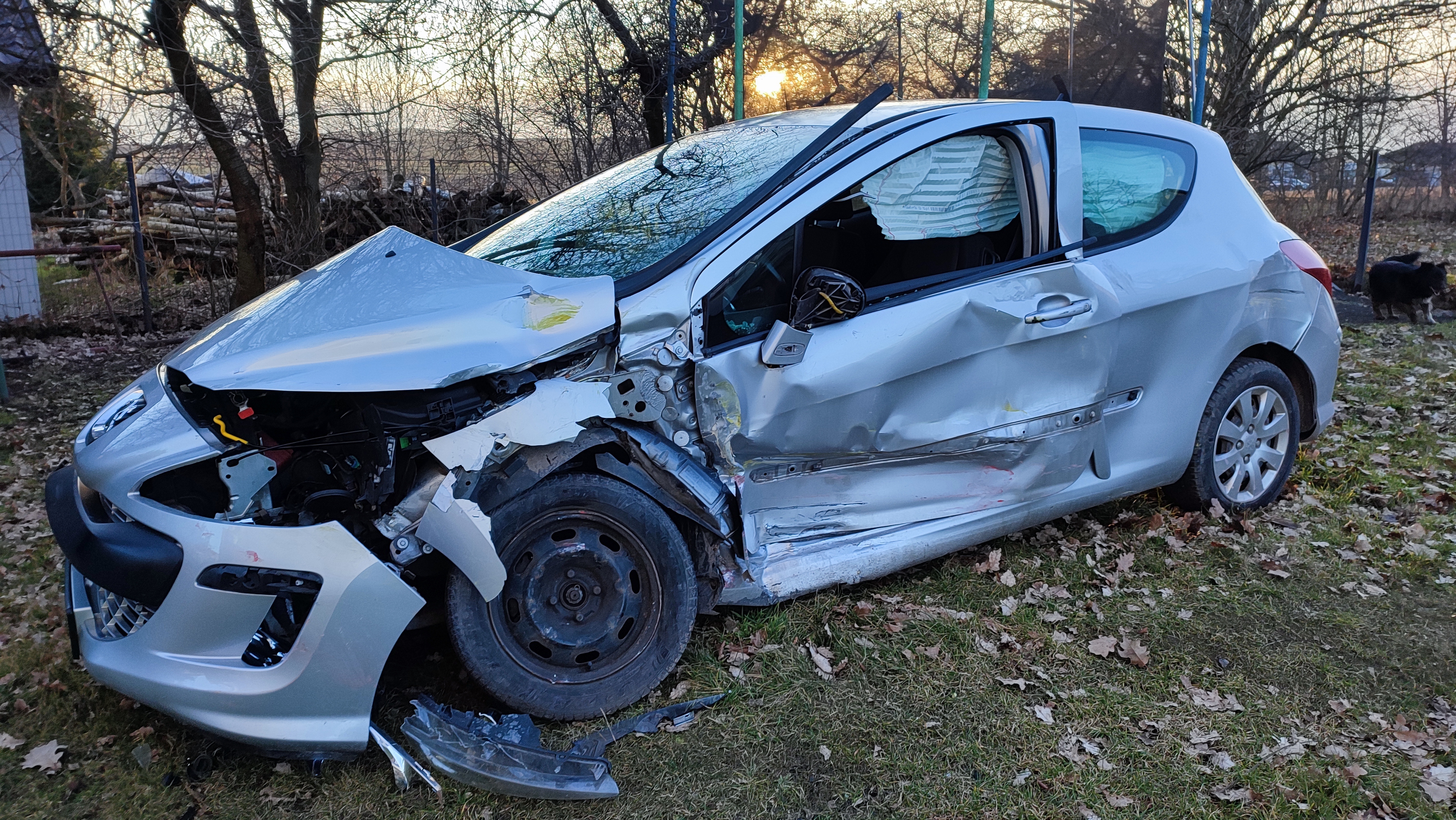 Pojazd o numerach EL8AP11 uczestniczył w wypadku