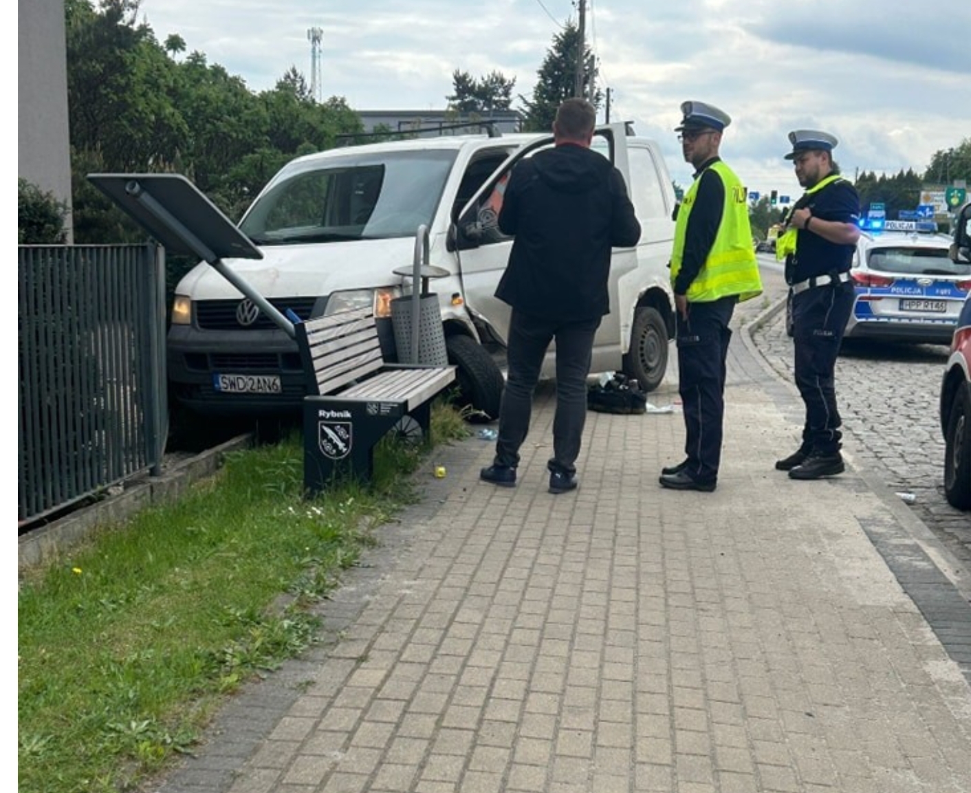 Pojazd o numerach SWD2AN6 uczestniczył w wypadku