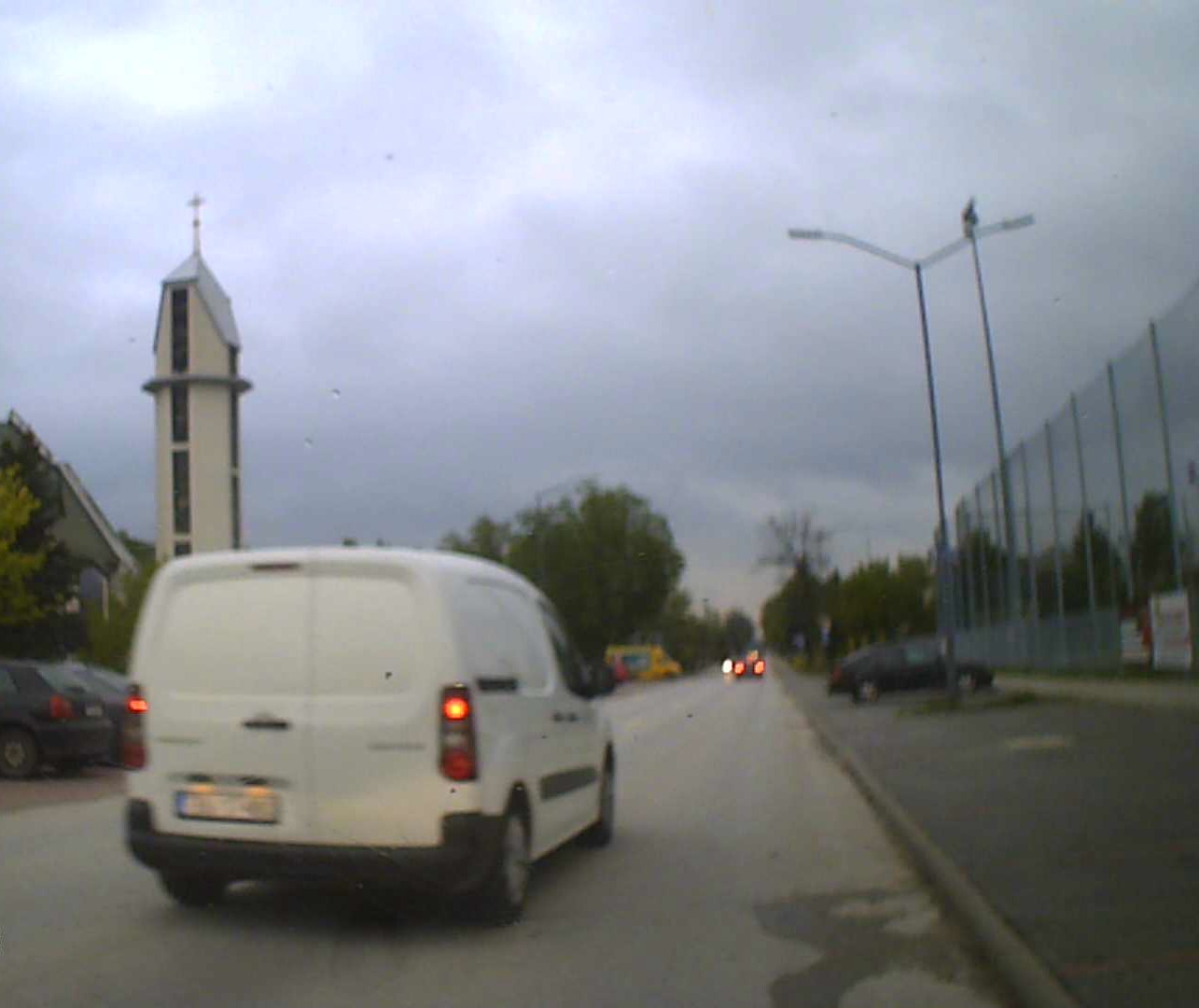 Wypie*dek mamuta z pęk**ętego kon*oma nie da człowiekowi zaparkować tyłem tylko od razu omija auto ...