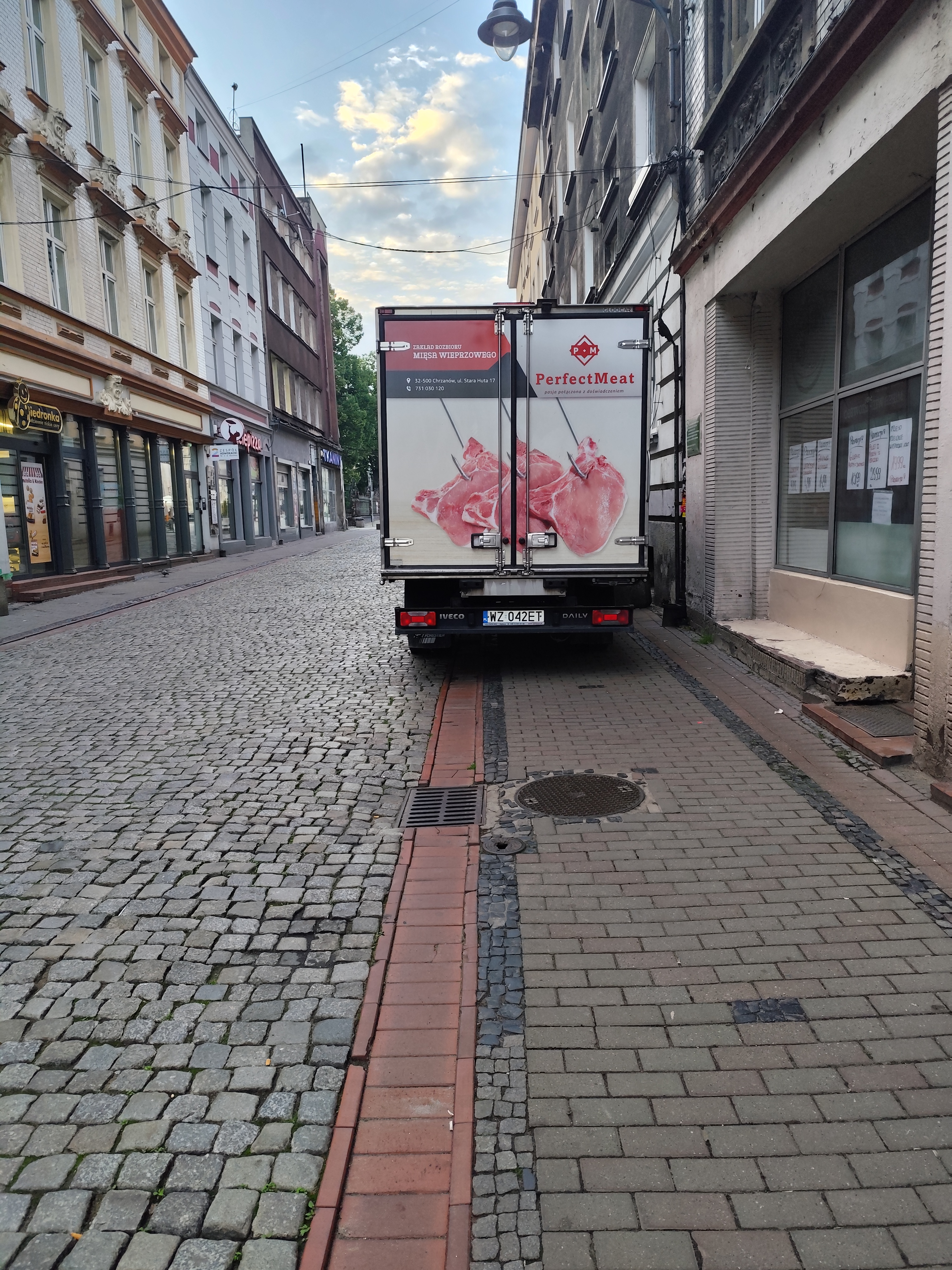 Mistrz parkowania w pojeździe o numerach WZ042ET