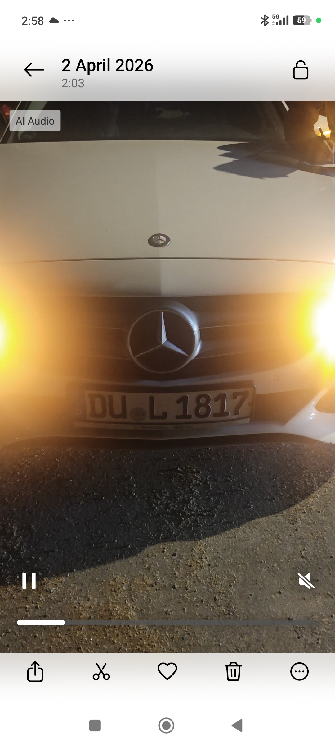 Det var en invandrare som tänkte göra en omkörning när omkörningsfältet höll på ta slut. <BR>Då ...