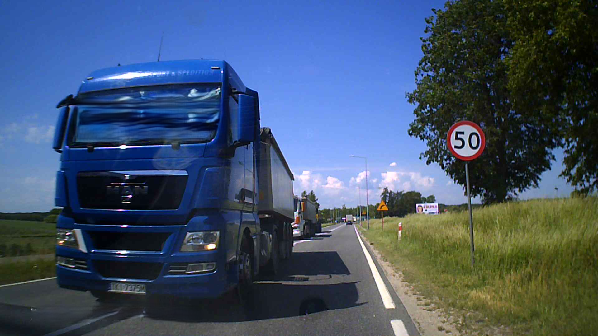 Pirat drogowy w pojeździe o numerach rejestracyjnych TKI7375M