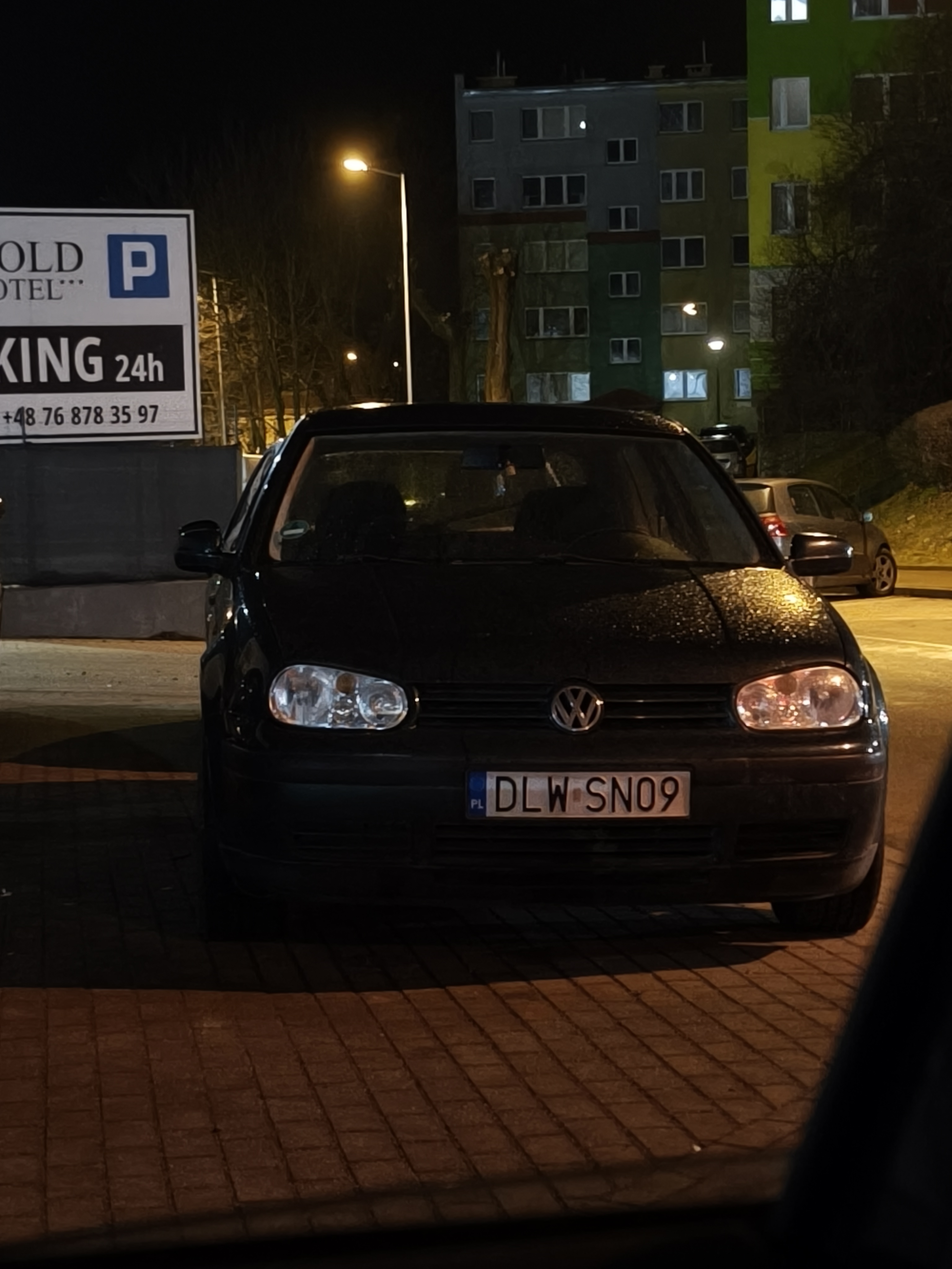 Mistrz parkowania w pojeździe o numerach DLWSN09