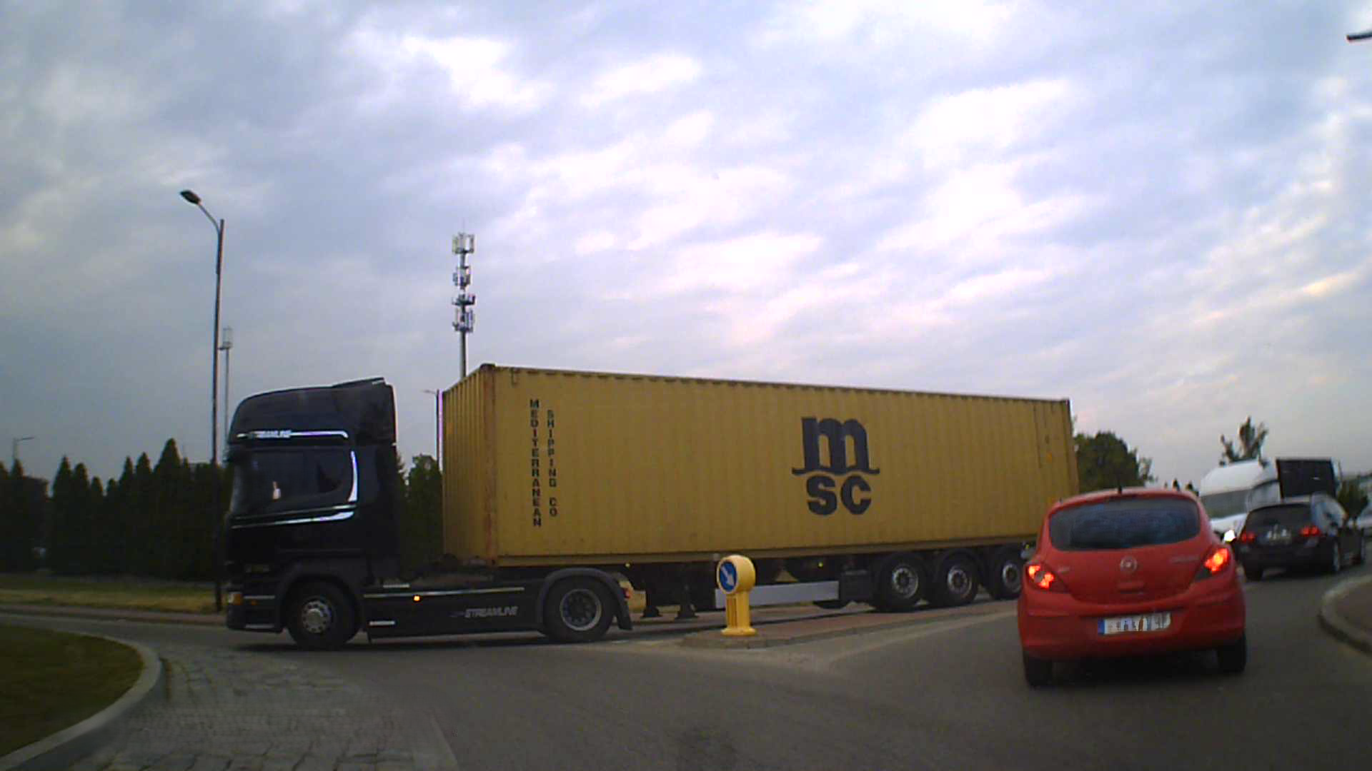 Pirat drogowy w pojeździe o numerach rejestracyjnych KNS1655P