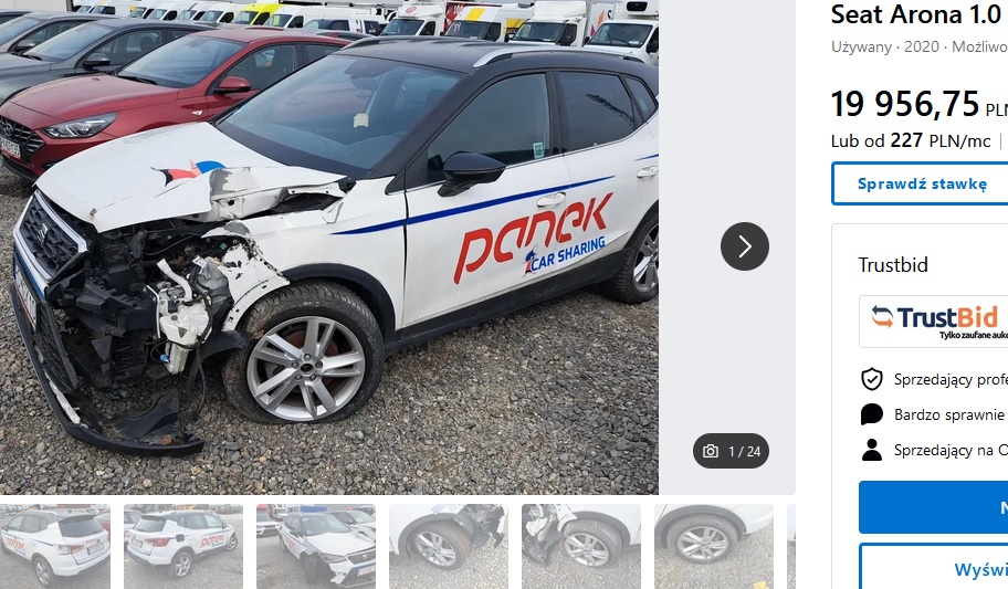 uszkodzony przód prawy i lewy, poduszki OK