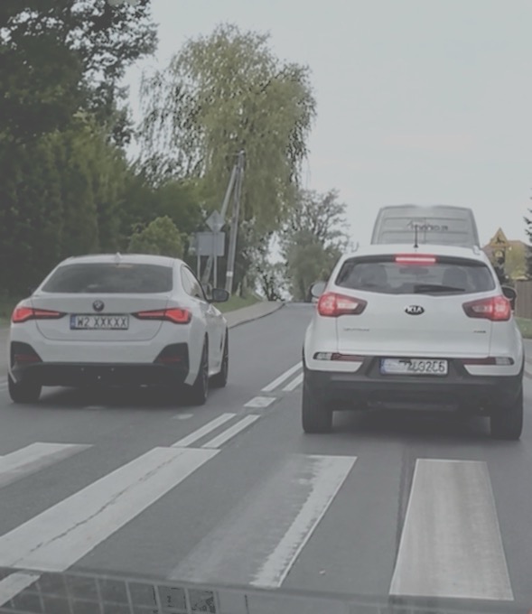 „Królewny” przepisy nie obowiązują! Jak ją mijałem to miała dziecko z tyłu. Skrajny brak myślenia