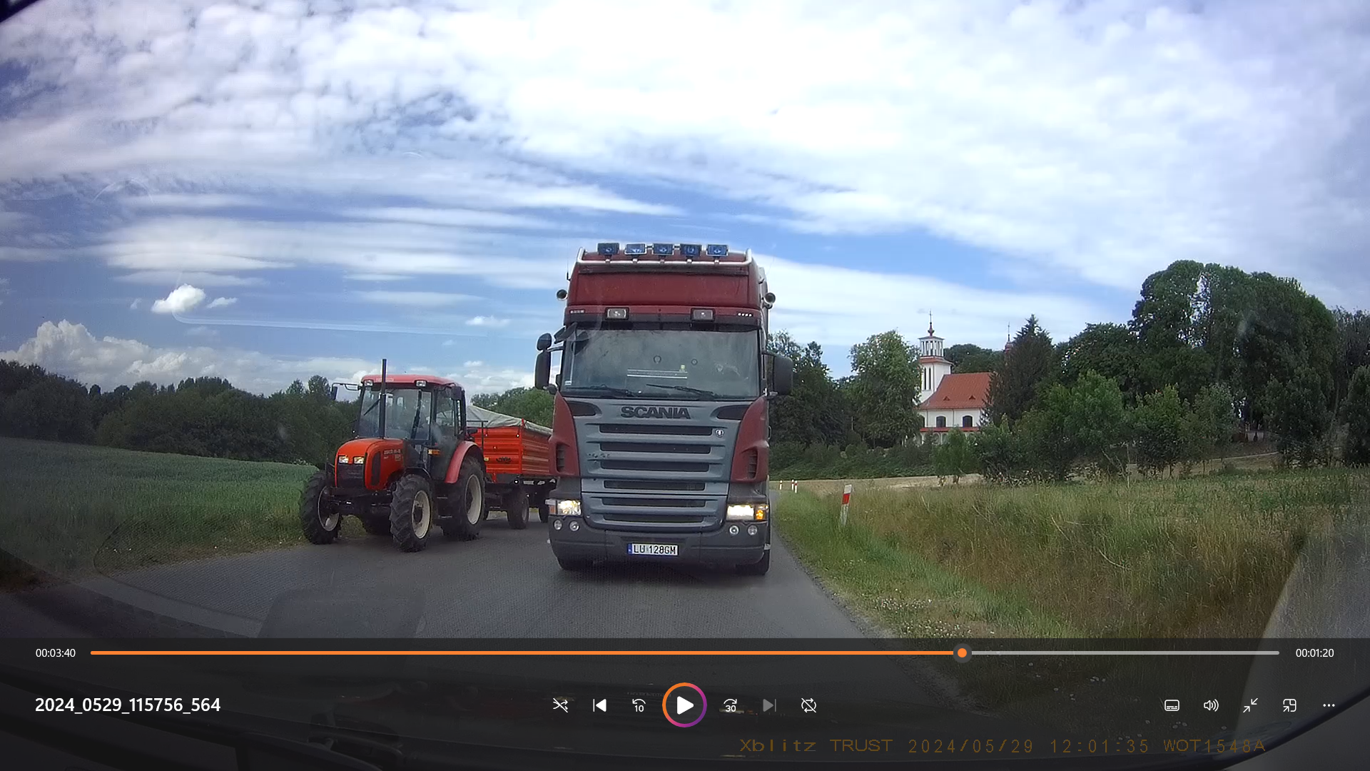 Pirat drogowy w pojeździe o numerach rejestracyjnych LU128GM