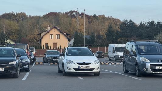 Parkowanie na 4 miejscach... Geniusz