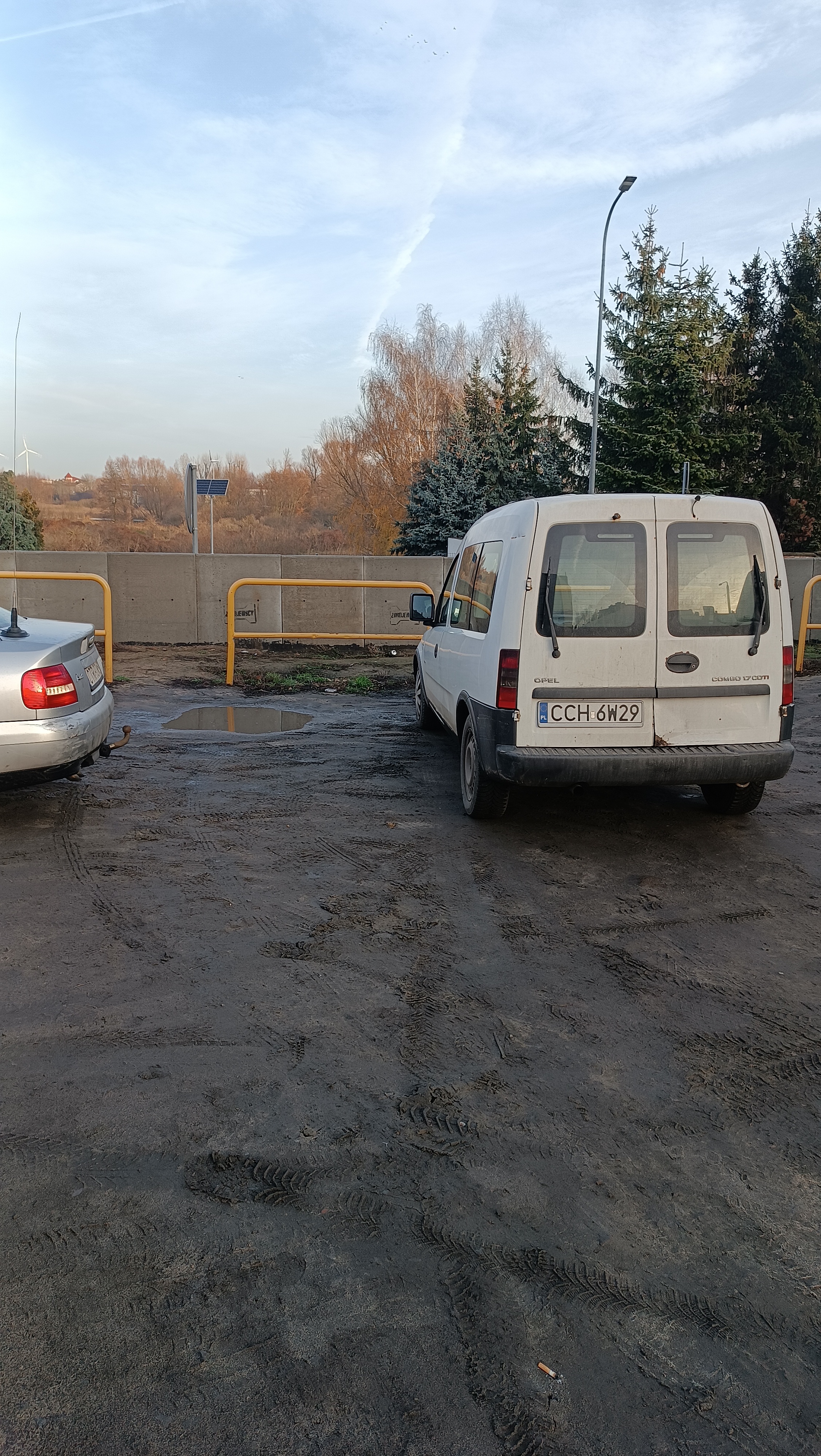 Mistrz parkowania w pojeździe o numerach CCH6W29