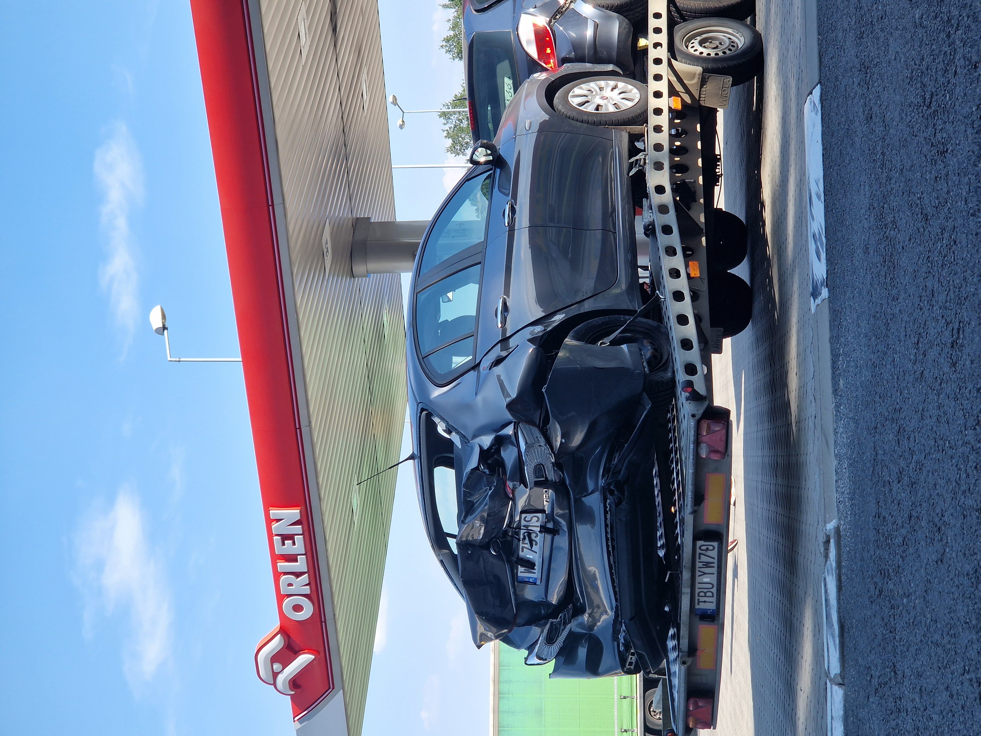 Pojazd o numerach WF7531S uczestniczył w wypadku