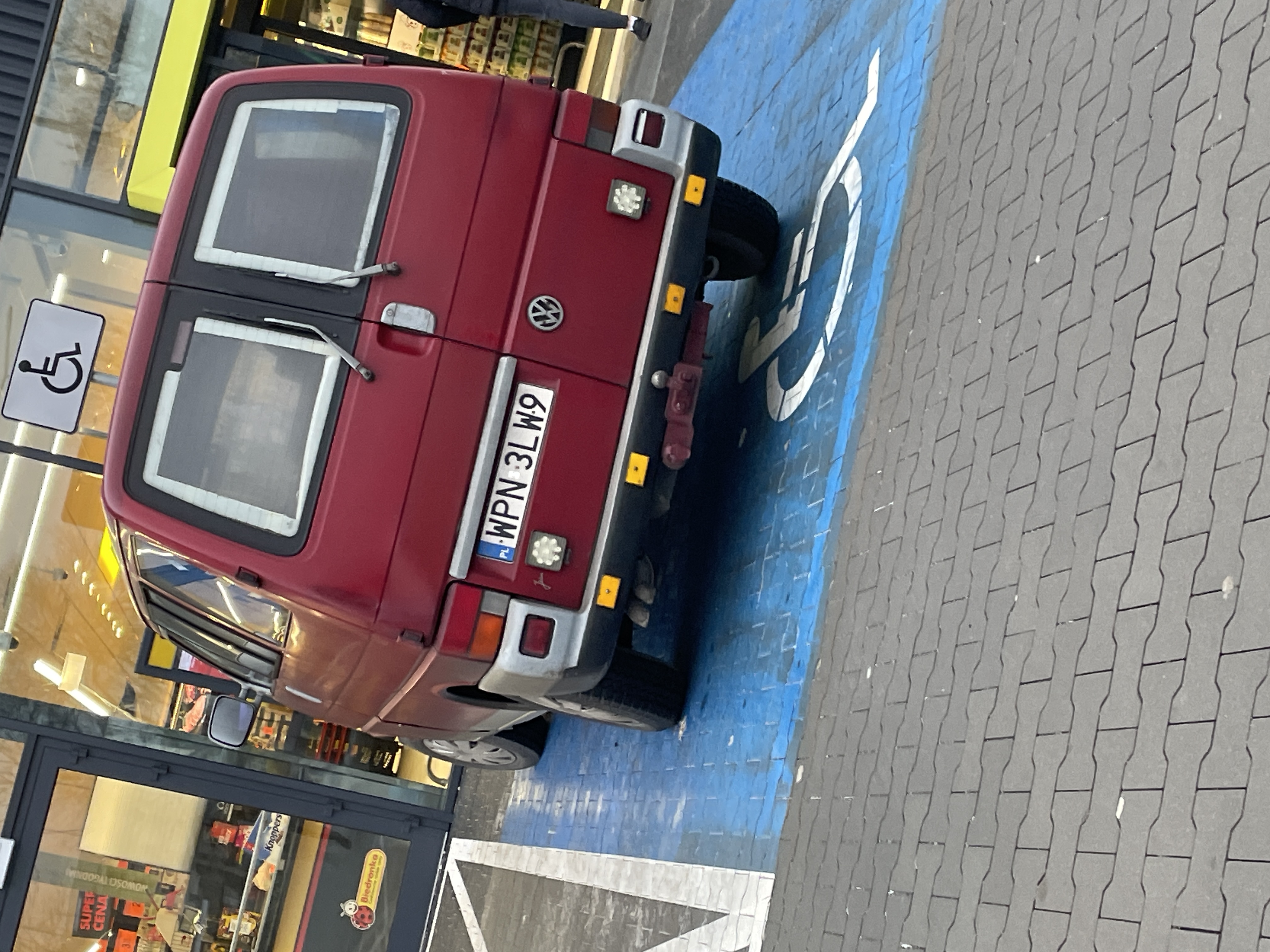 Mistrz parkowania w pojeździe o numerach WPN3LW9