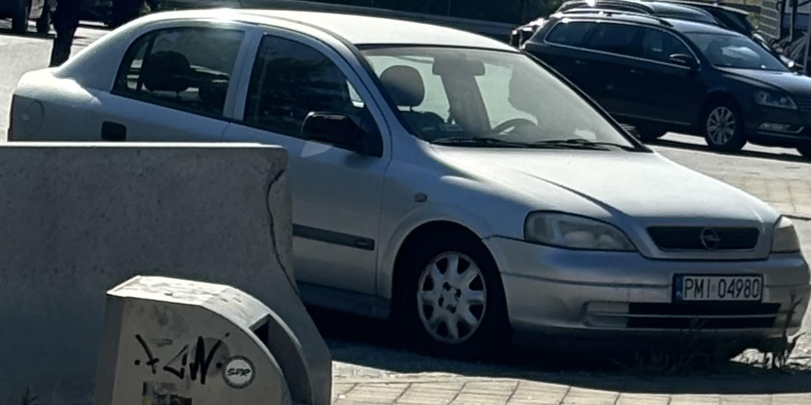 Cześć. Opuszczony pojazd w kraju Niemcy w miejscu Parkplatz Kohlsberg Nord.  Cześć