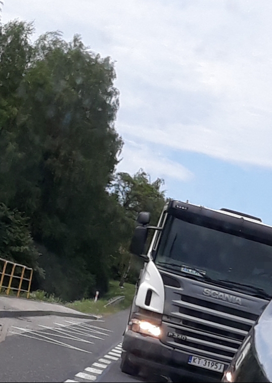 Pirat drogowy w pojeździe o numerach rejestracyjnych KT3195J