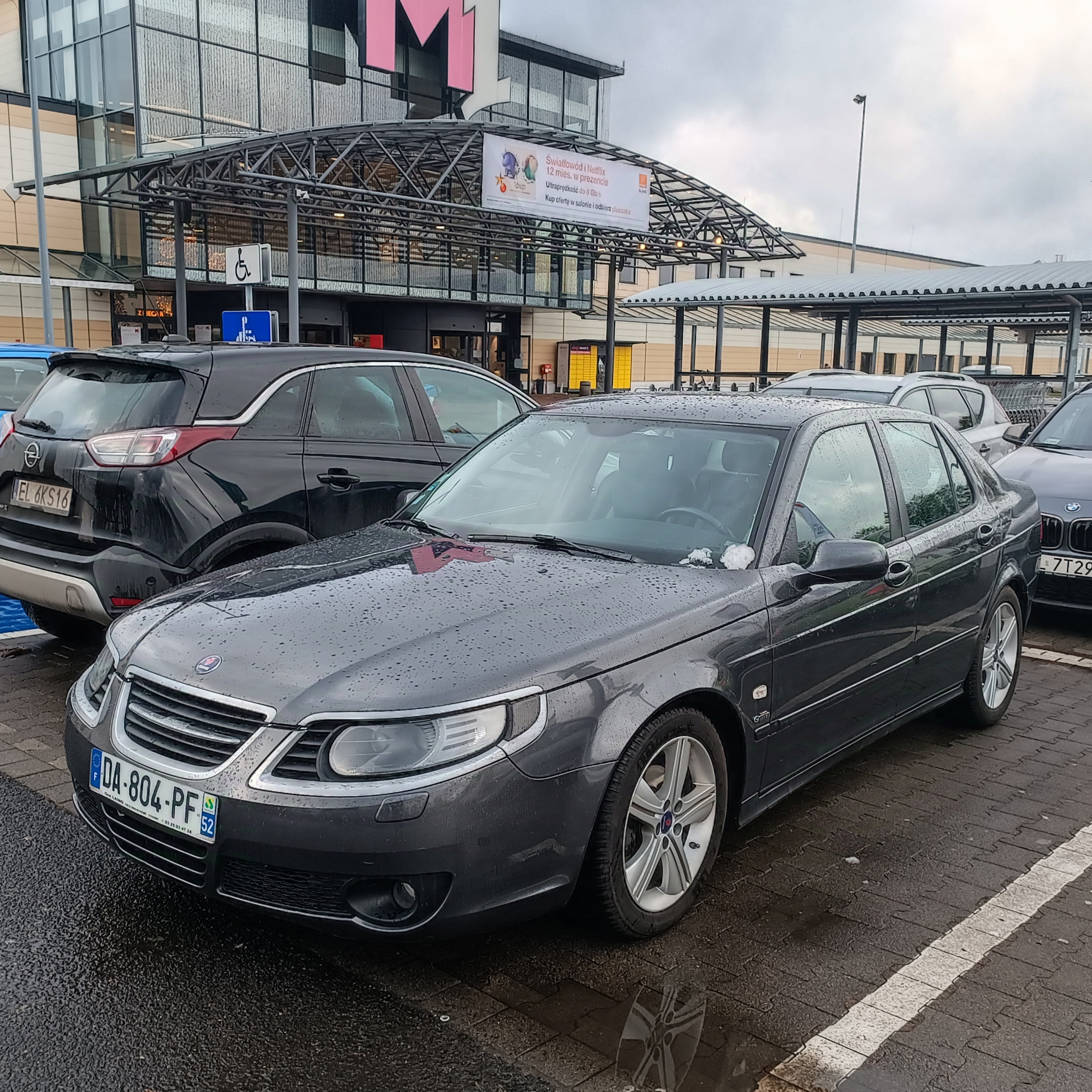 Saab 9-5 spotted in Łódź, Poland.