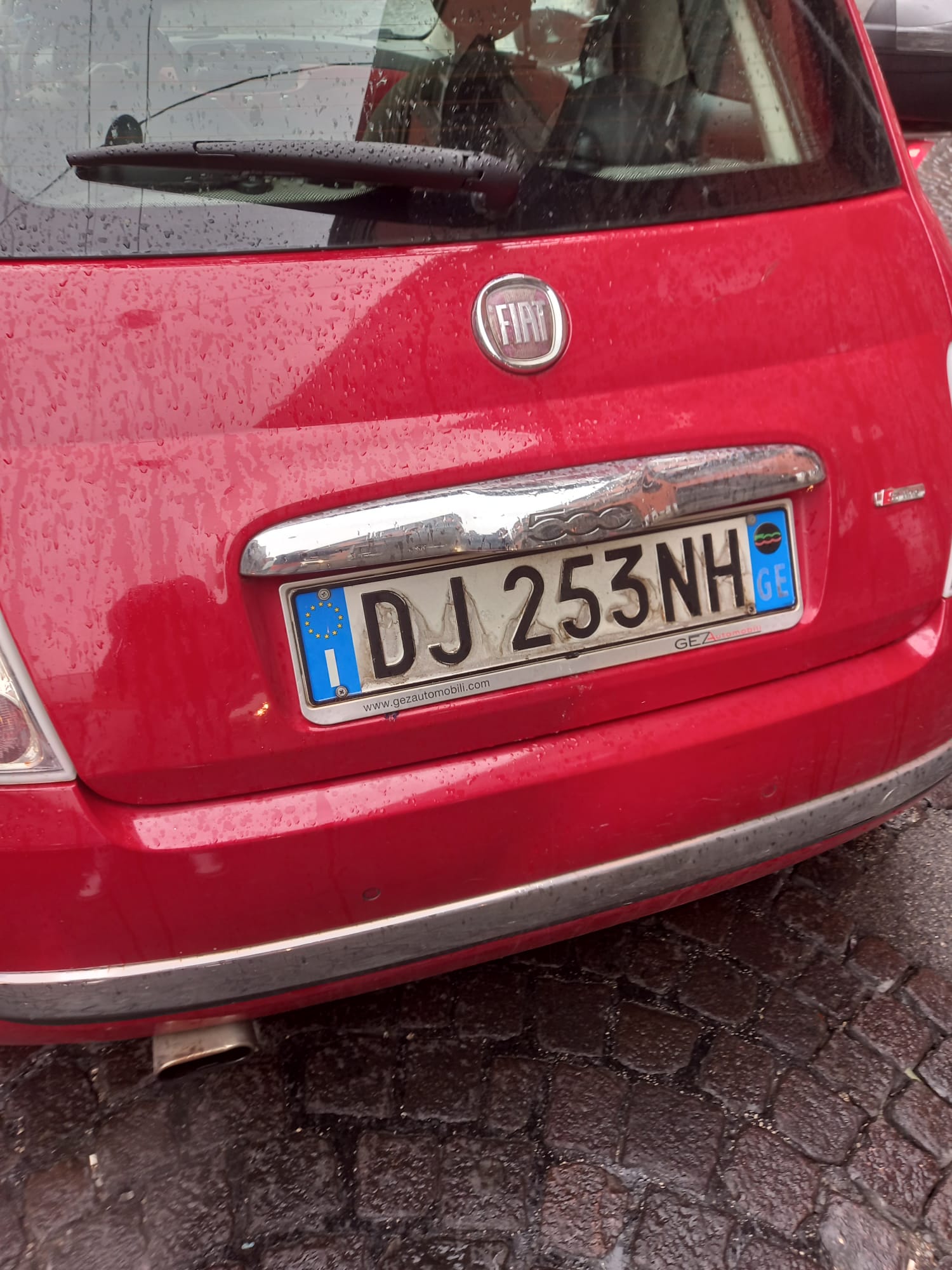 Pirat drogowy w pojeździe o numerach rejestracyjnych DJ253NH