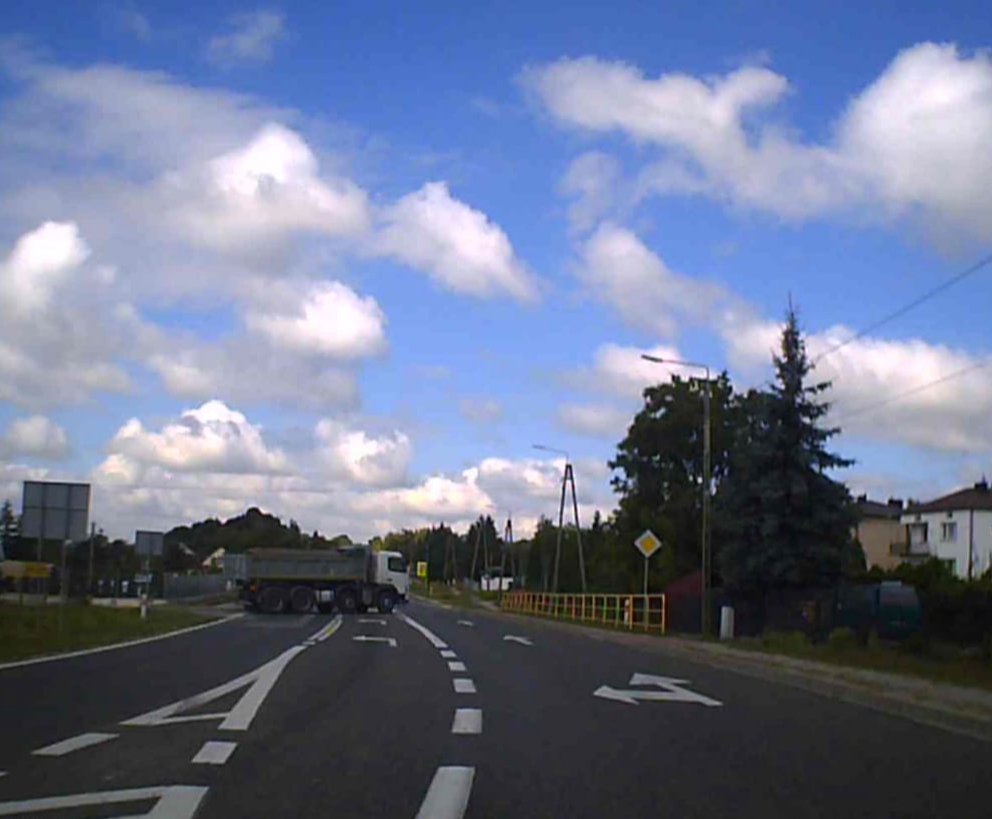 Pirat drogowy w pojeździe o numerach rejestracyjnych TBU24350