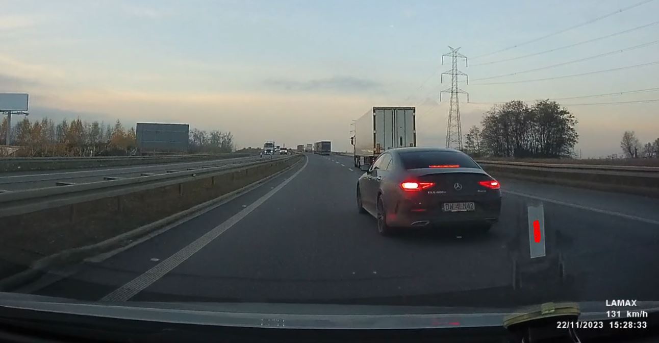 Zajeżdżanie drogi. Złośliwe hamowanie.