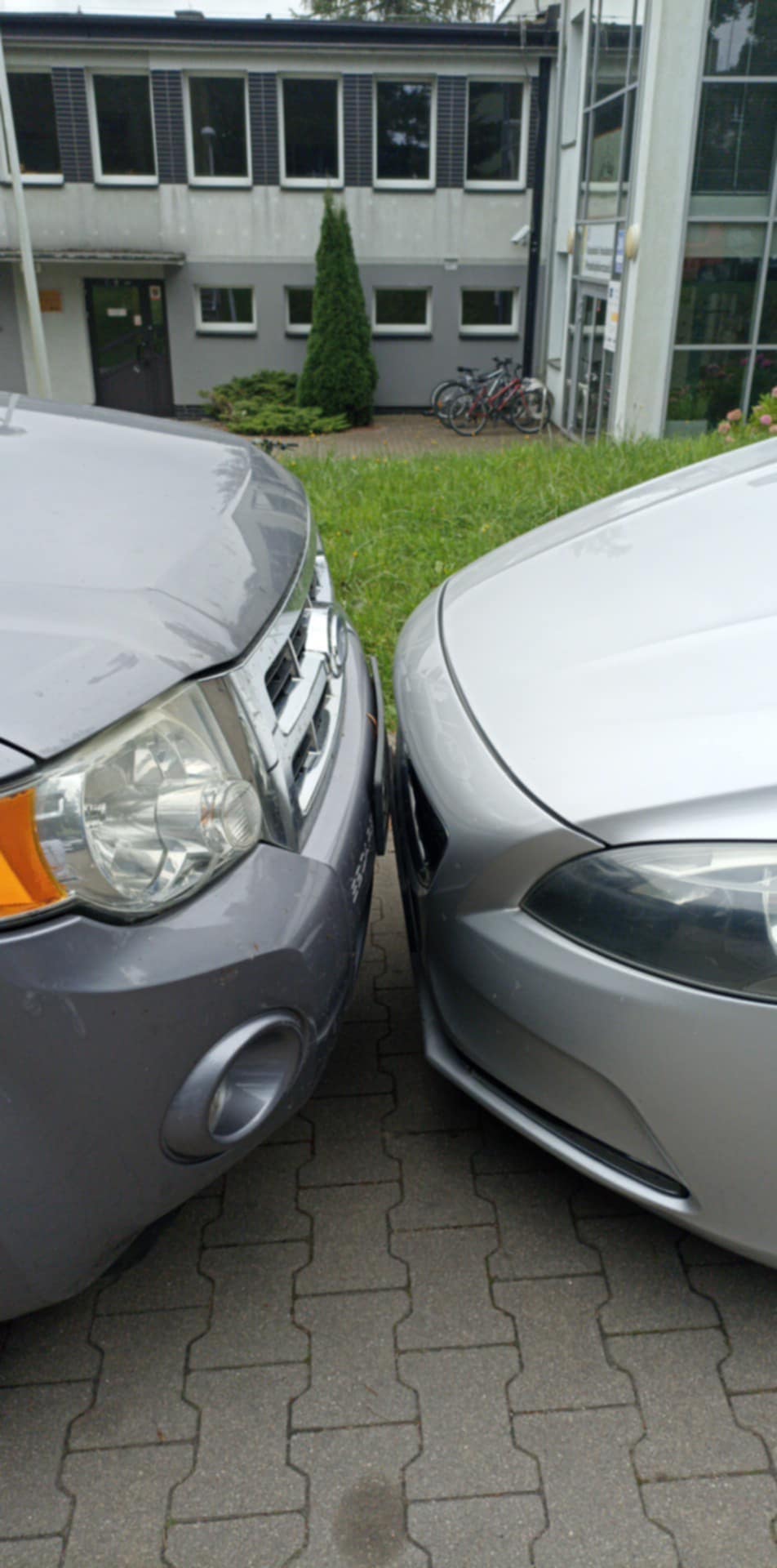 Mistrz parkowania w pojeździe o numerach GKA12111