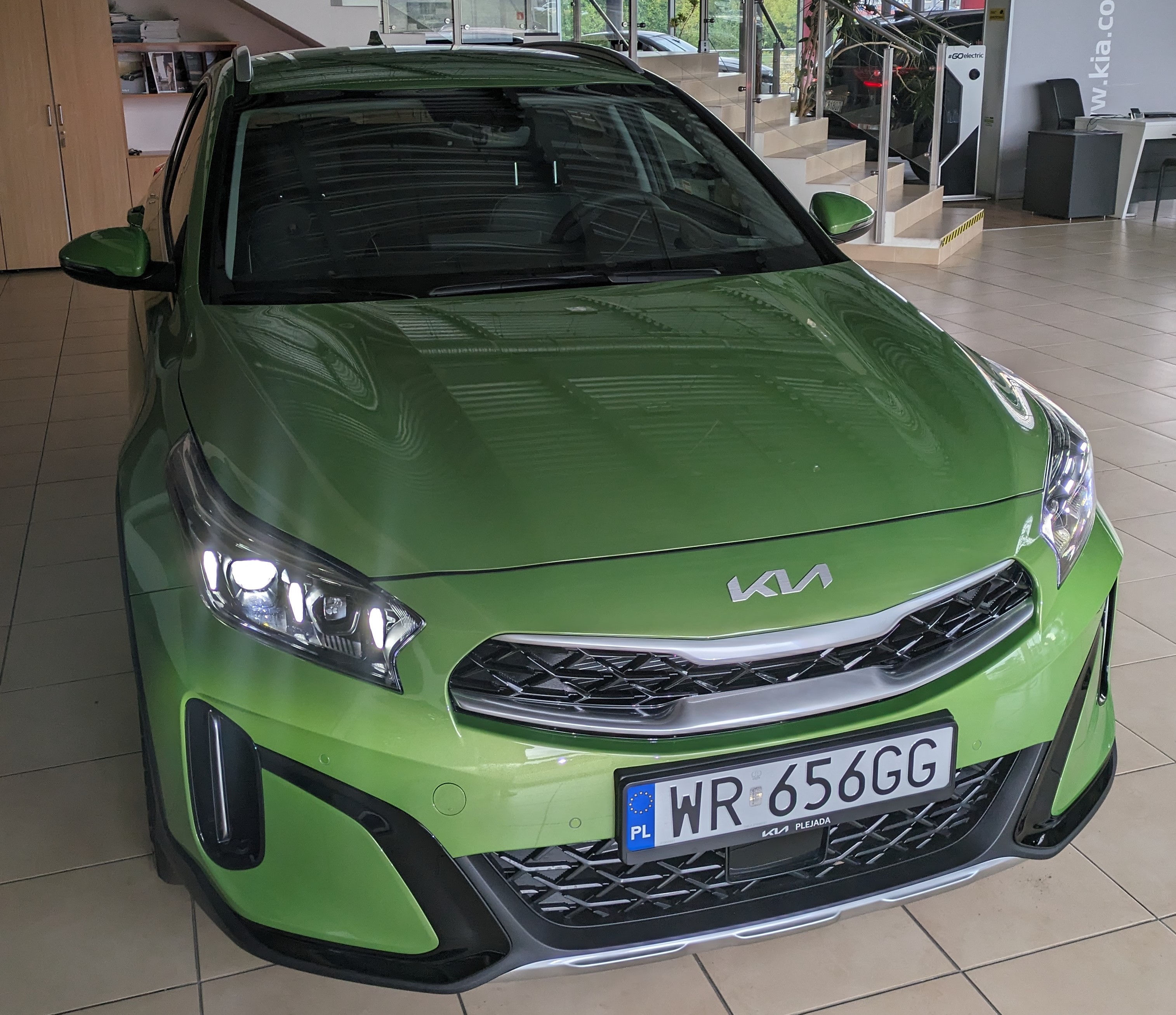 Skradziono pojazd o numerach rejestracyjnych WR656GG