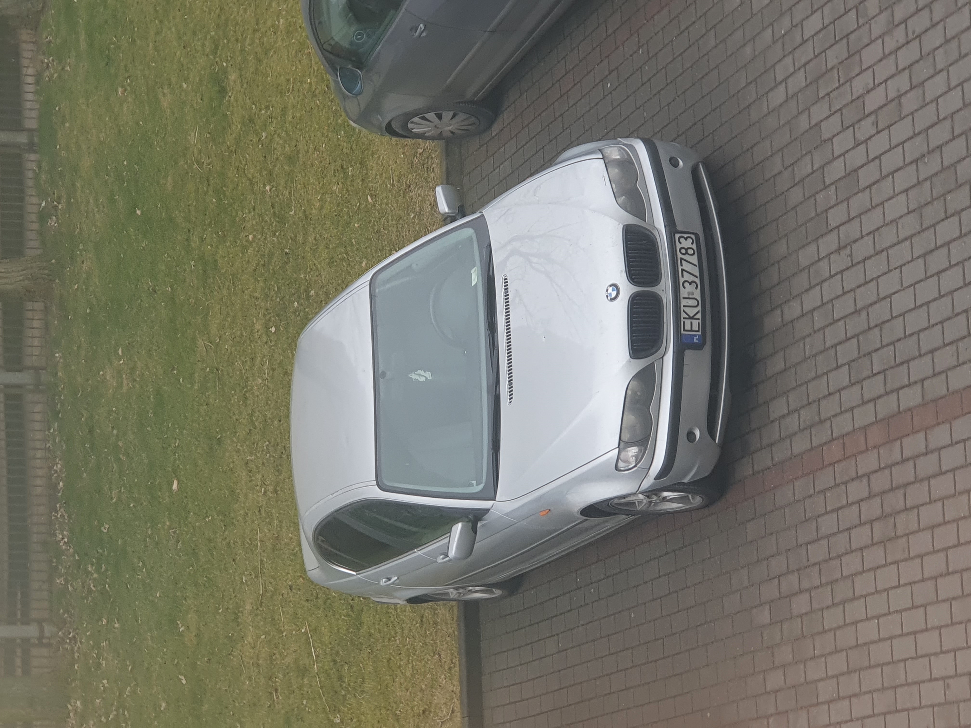 Mistrz parkowania w pojeździe o numerach EKU37783