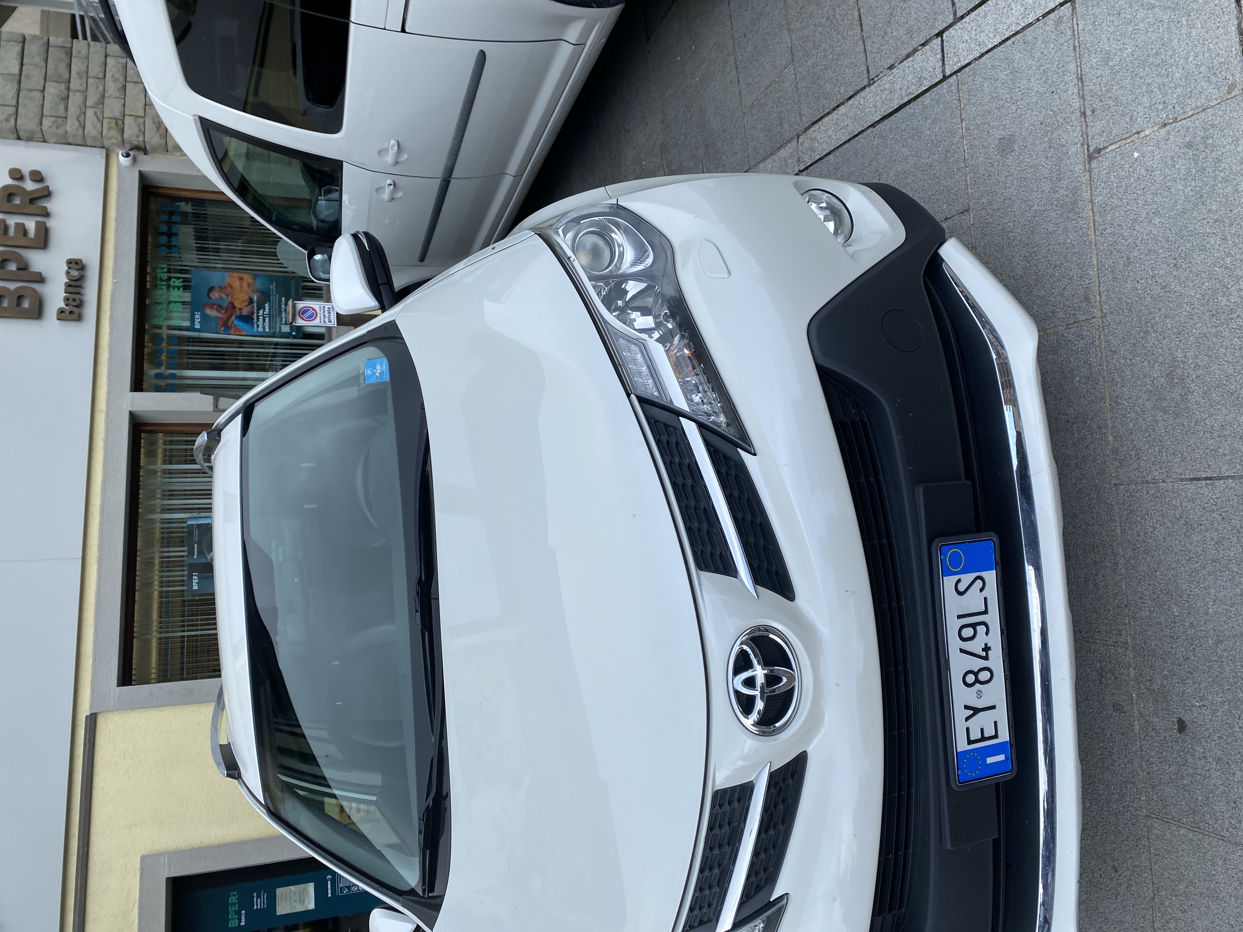 Mistrz parkowania w pojeździe o numerach EY849LS