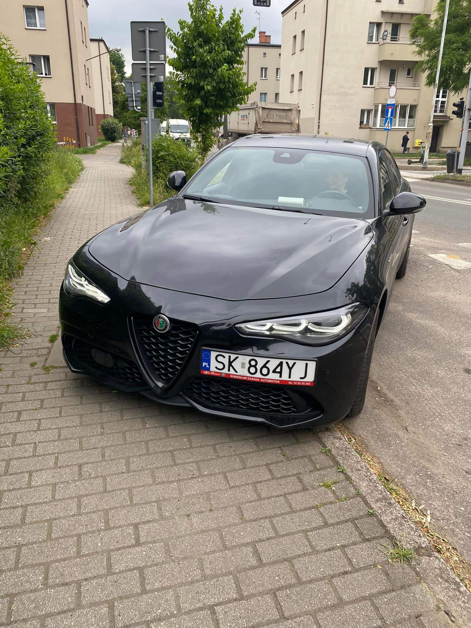 Mistrz parkowania w pojeździe o numerach SK864YJ