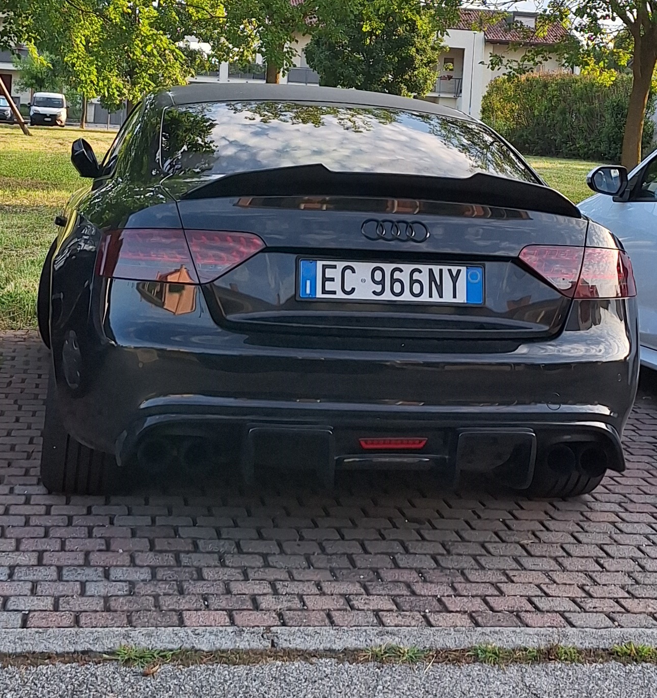 corre in modo pericoloso e non rispetta gli altri