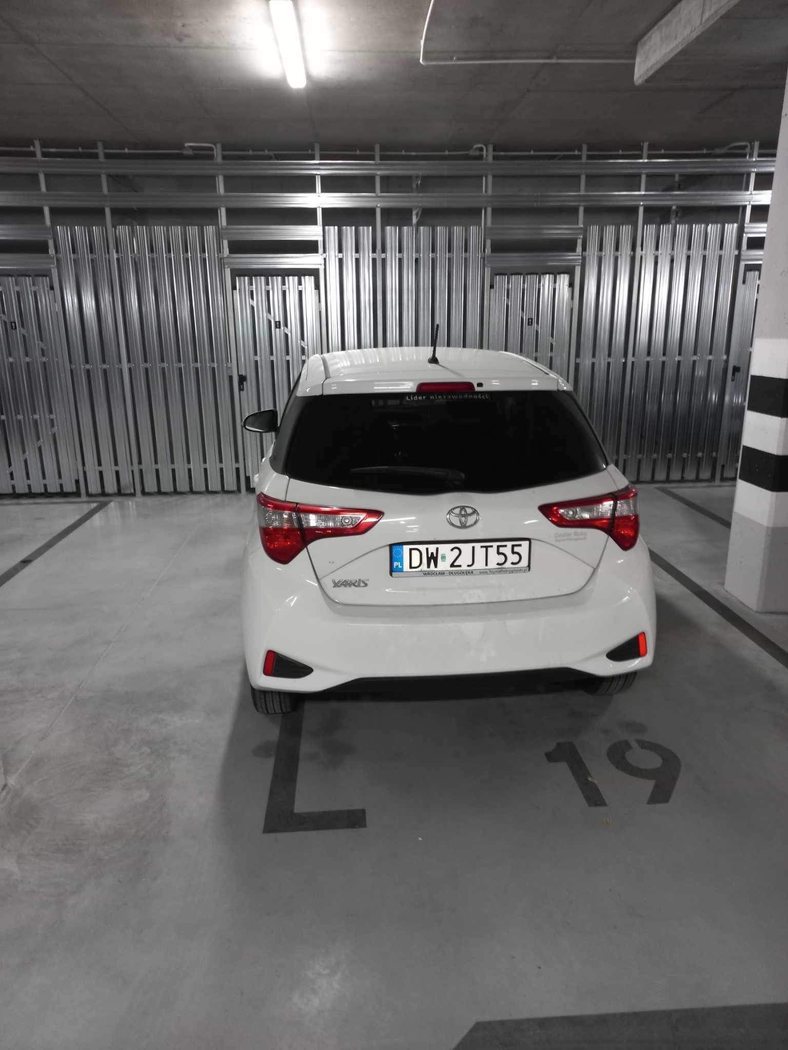 Mistrz parkowania w pojeździe o numerach DW2JT55