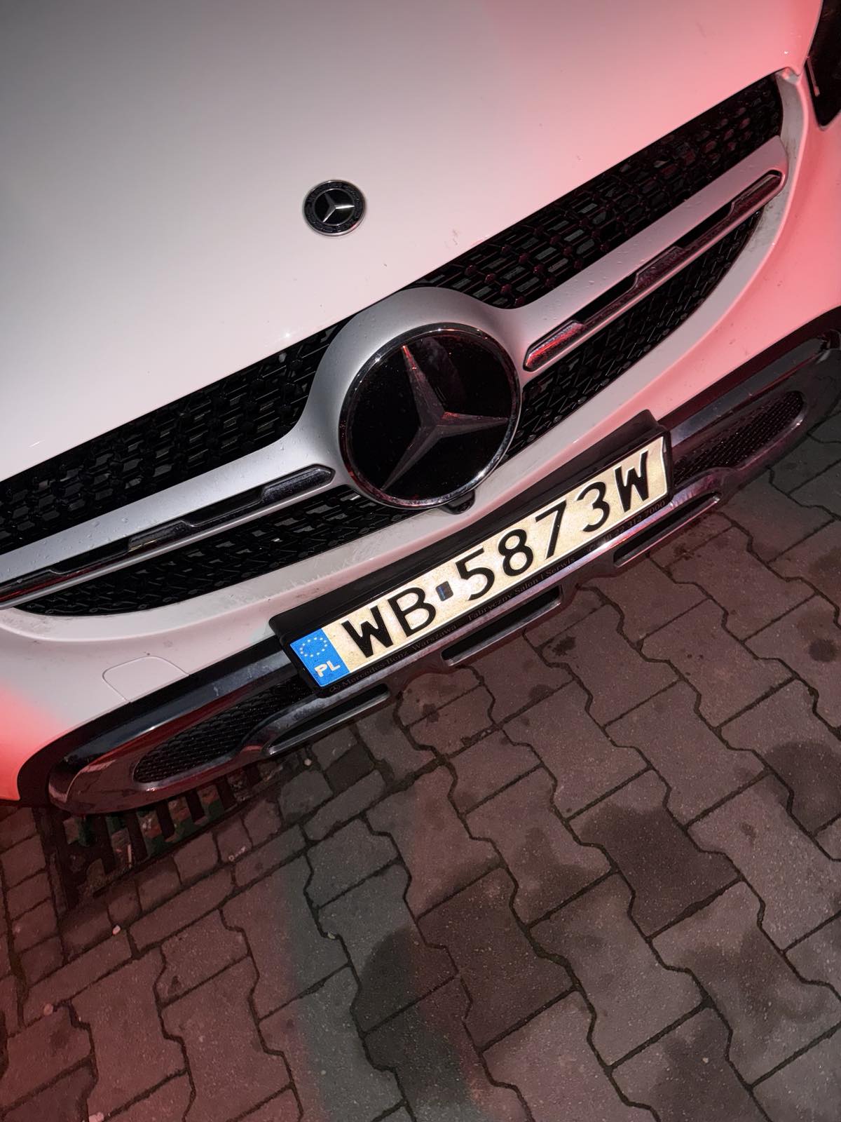 Pojazd o numerach WB5873W uczestniczył w wypadku