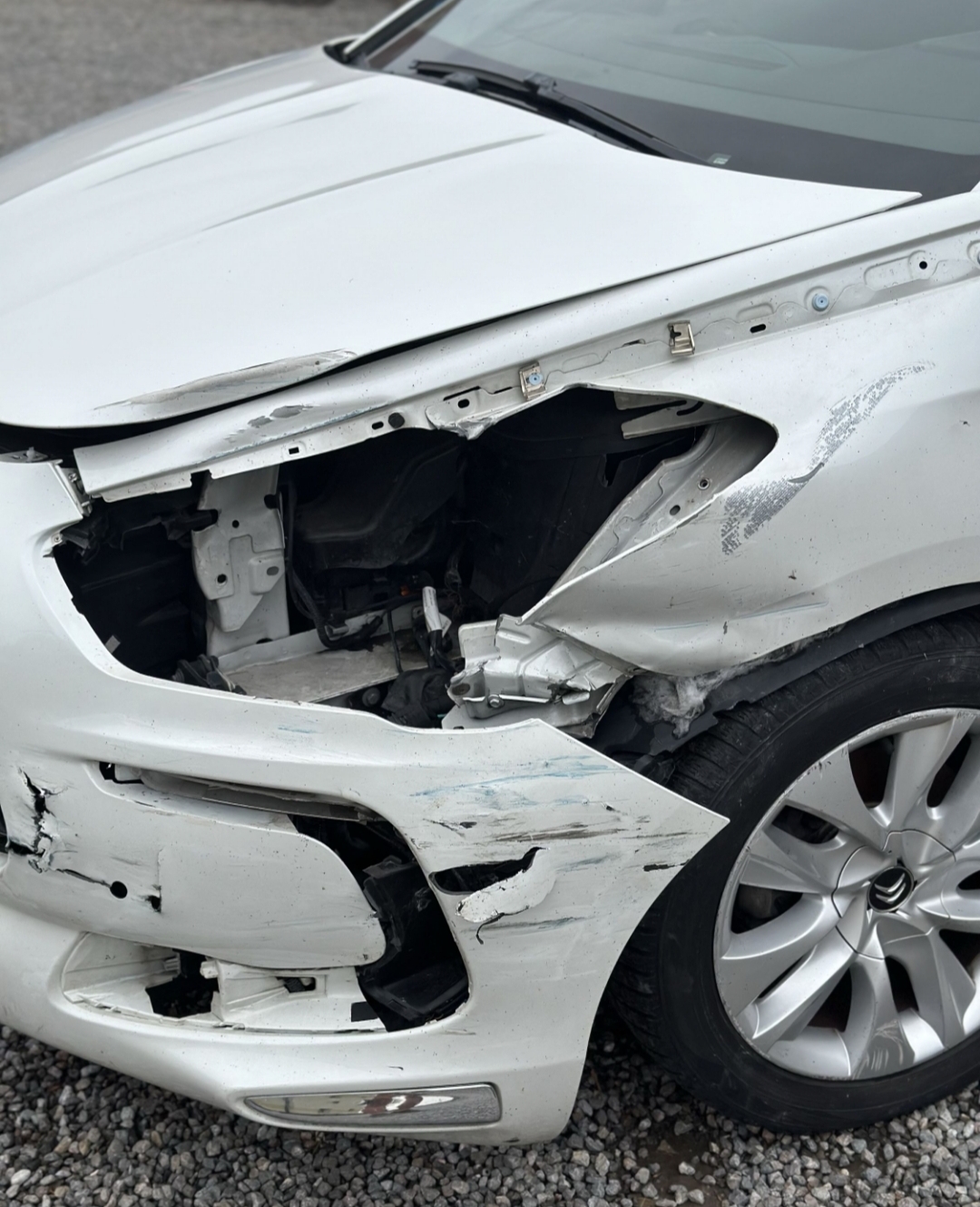 Uszk. Lekko lewy przód+ poduszki