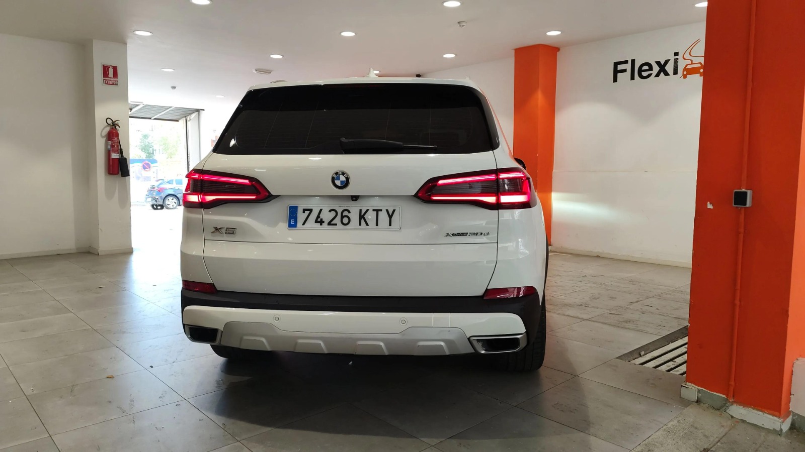 Skradziono pojazd o numerach rejestracyjnych 7426KTY