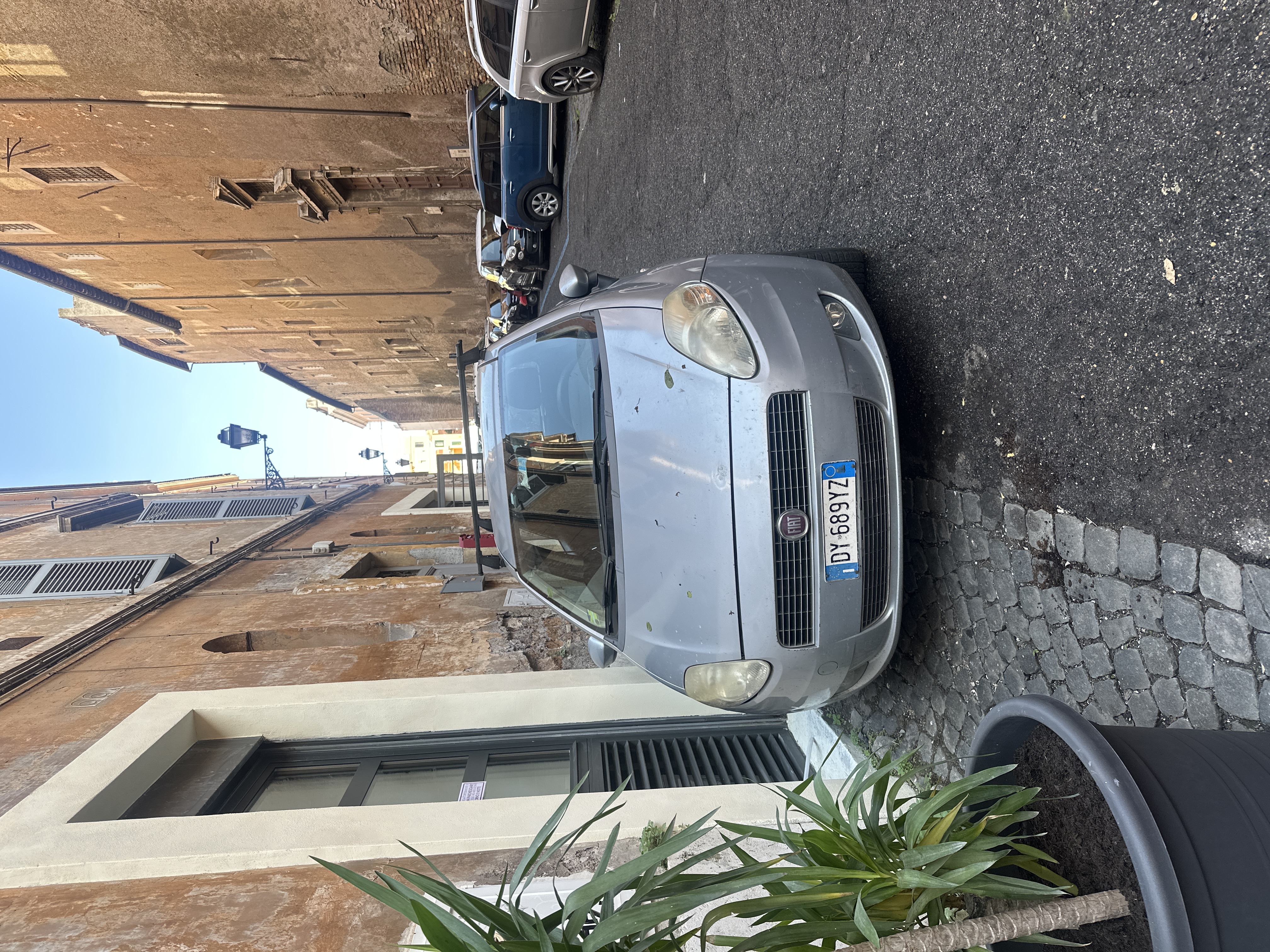 Mistrz parkowania w pojeździe o numerach DY689YZ