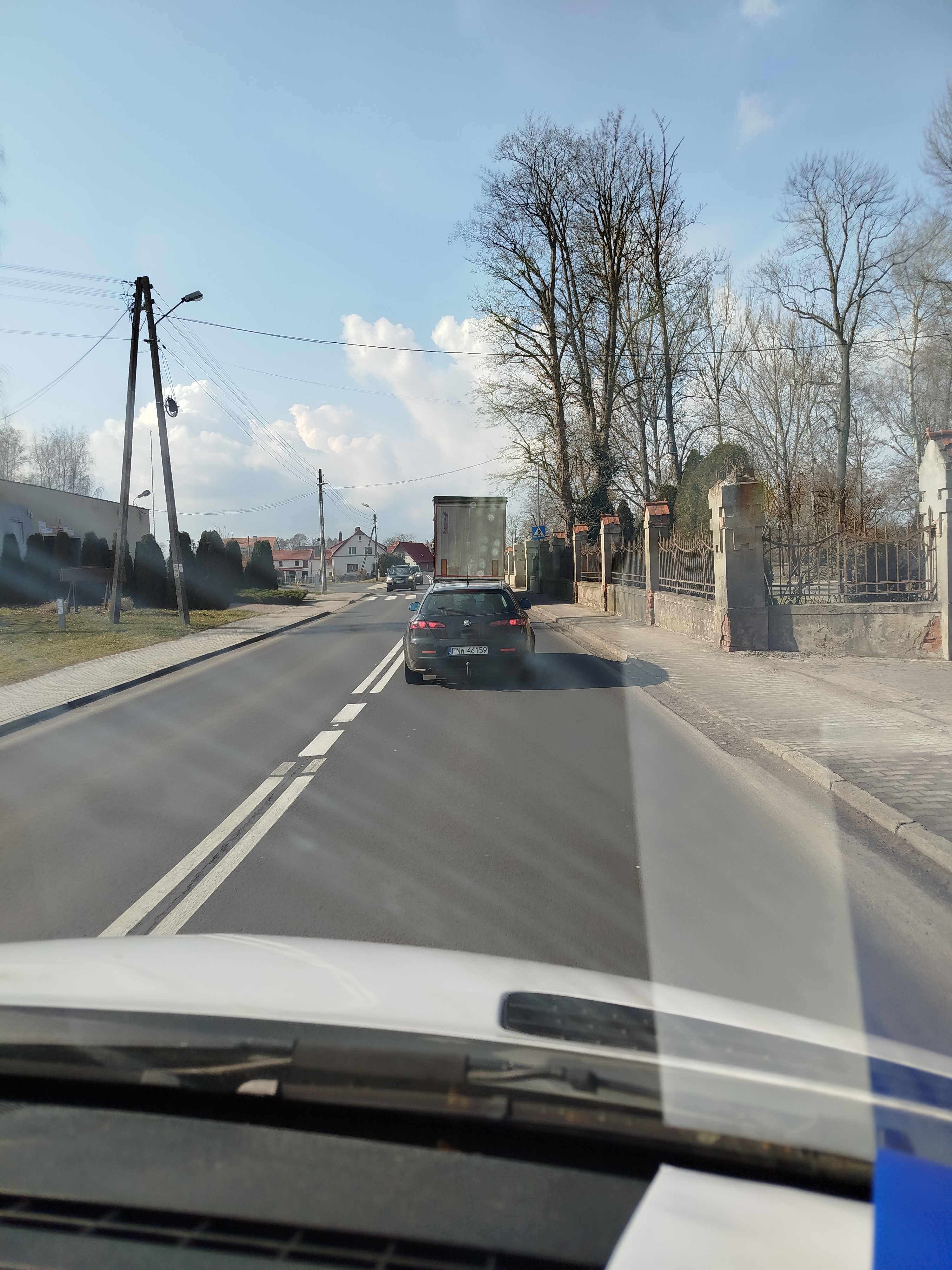 Pirat drogowy w pojeździe o numerach rejestracyjnych FNW46159