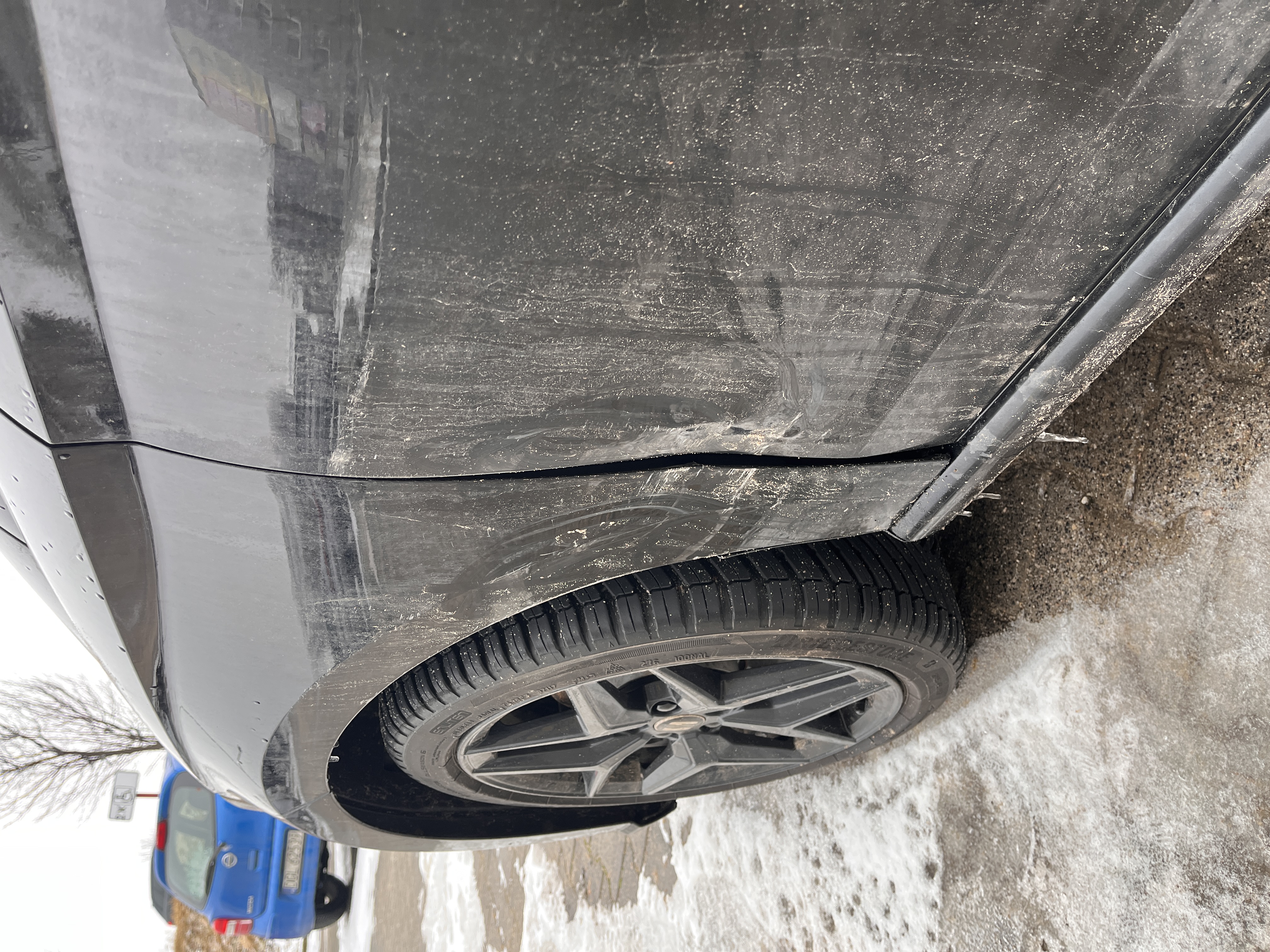 Pojazd o numerach PL0385J uczestniczył w wypadku