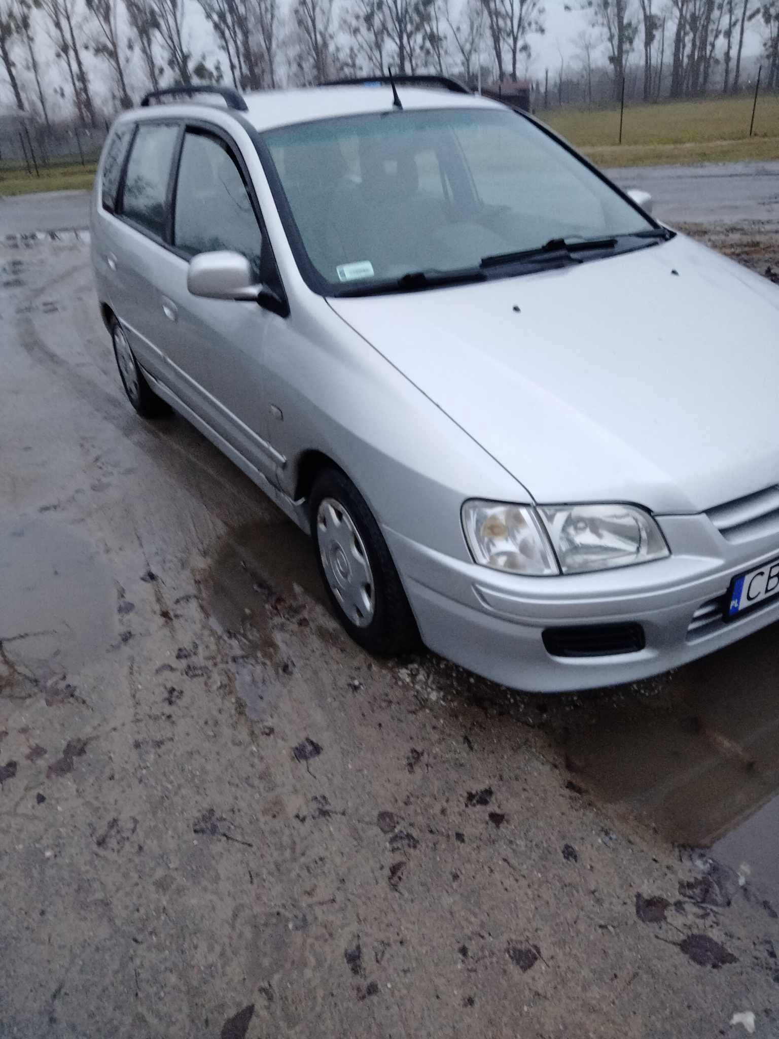 Skradziono pojazd o numerach rejestracyjnych CB693FH